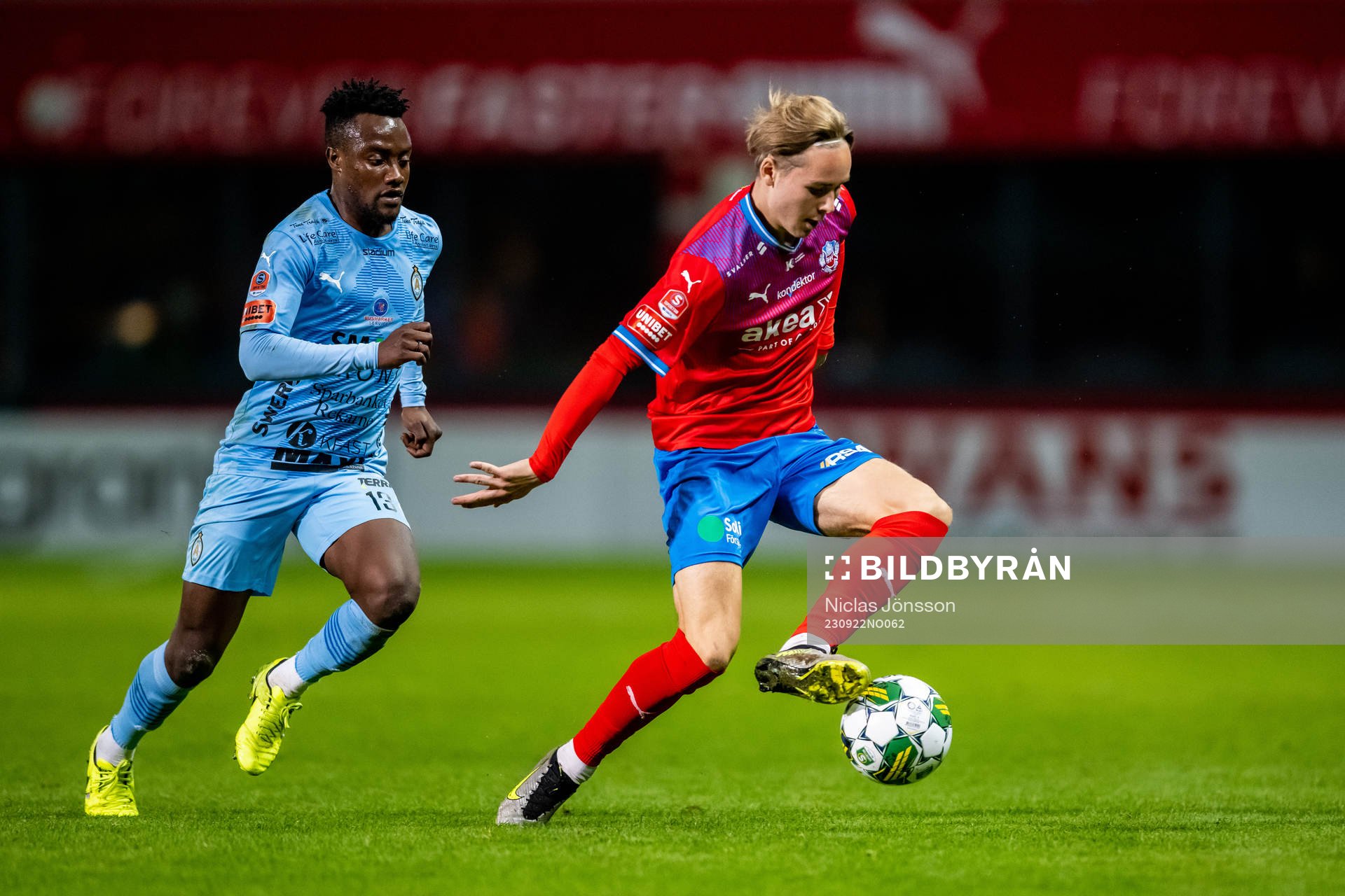 AFC Eskilstunas Yagan Sasman  och Helsingborgs Simon