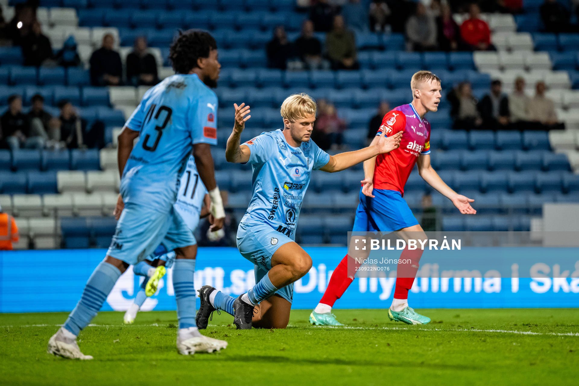AFC Eskilstunas Mattis Adolfsson  deppar