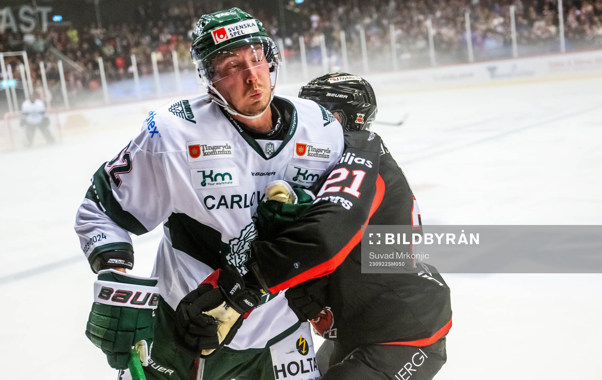 Tingsryds Simon Åkerström och Nybros Janne Väyrynen