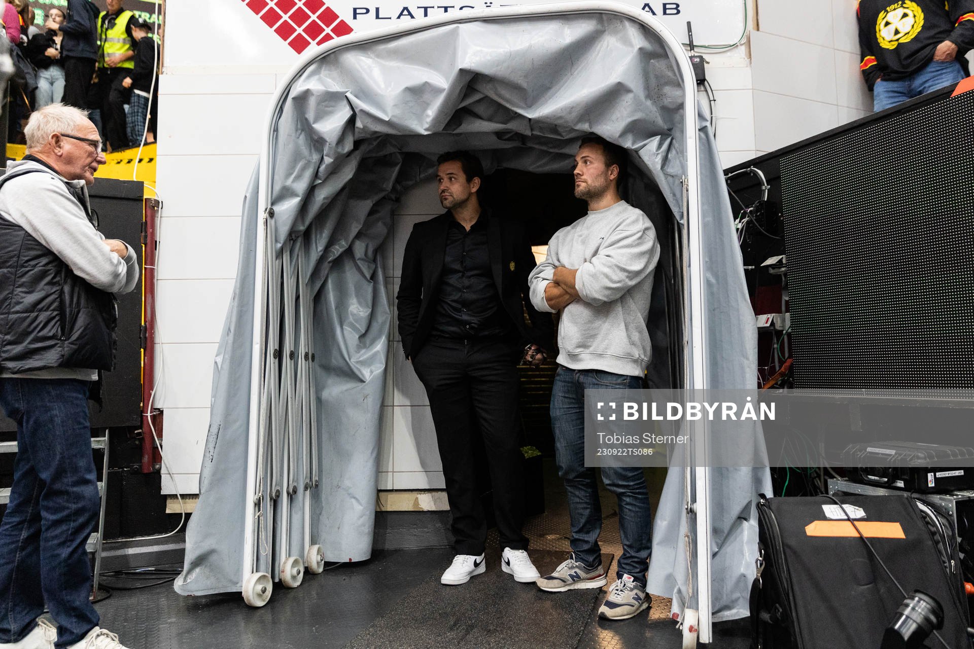 Brynäs sportchef Johan Alcén och spelare Johan Larsson