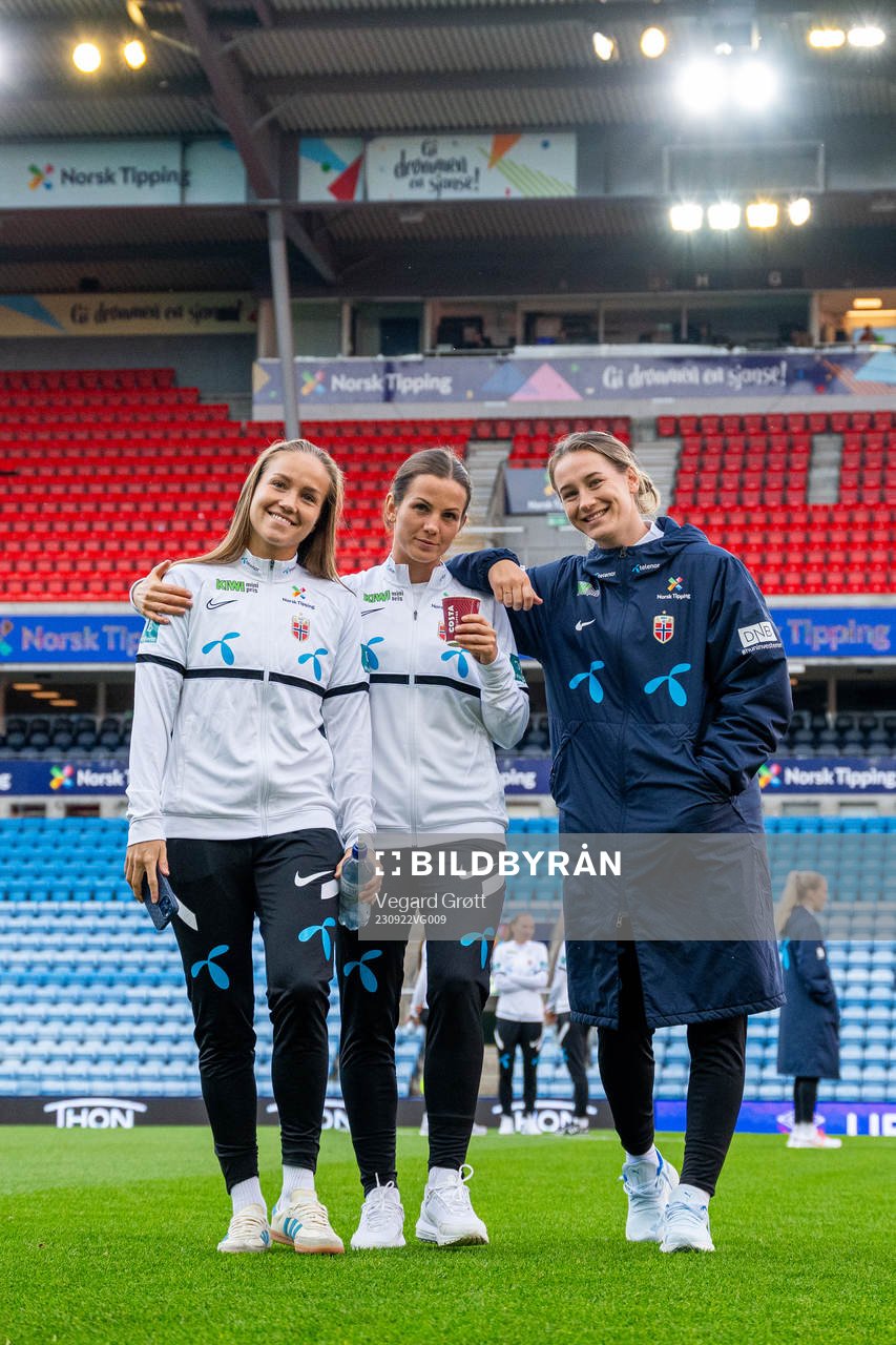 Guro Reiten, Tuva Hansen and Elisabeth Terland of Norway