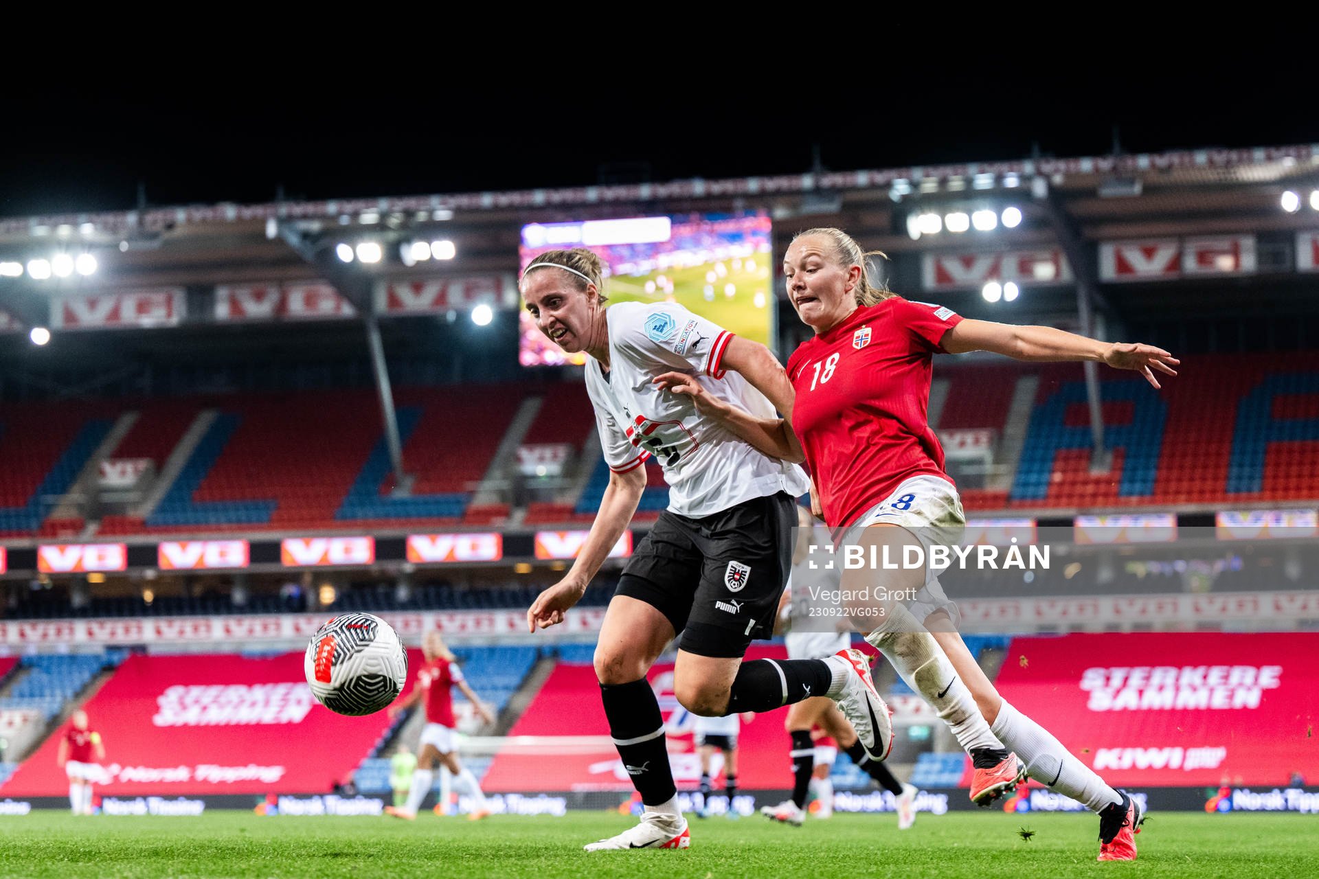 Katharina Schiechtl of Austria and Frida Maanum of Norway