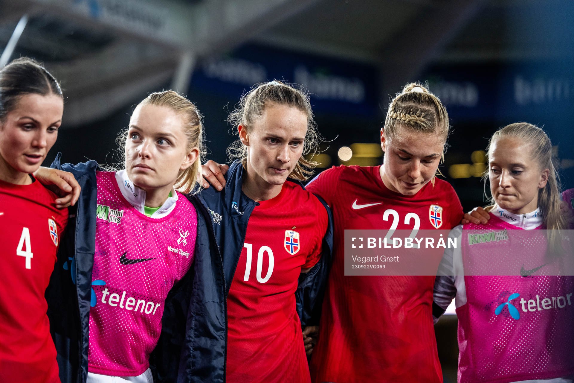 Caroline Graham Hansen and Sophie Román Haug of Norway