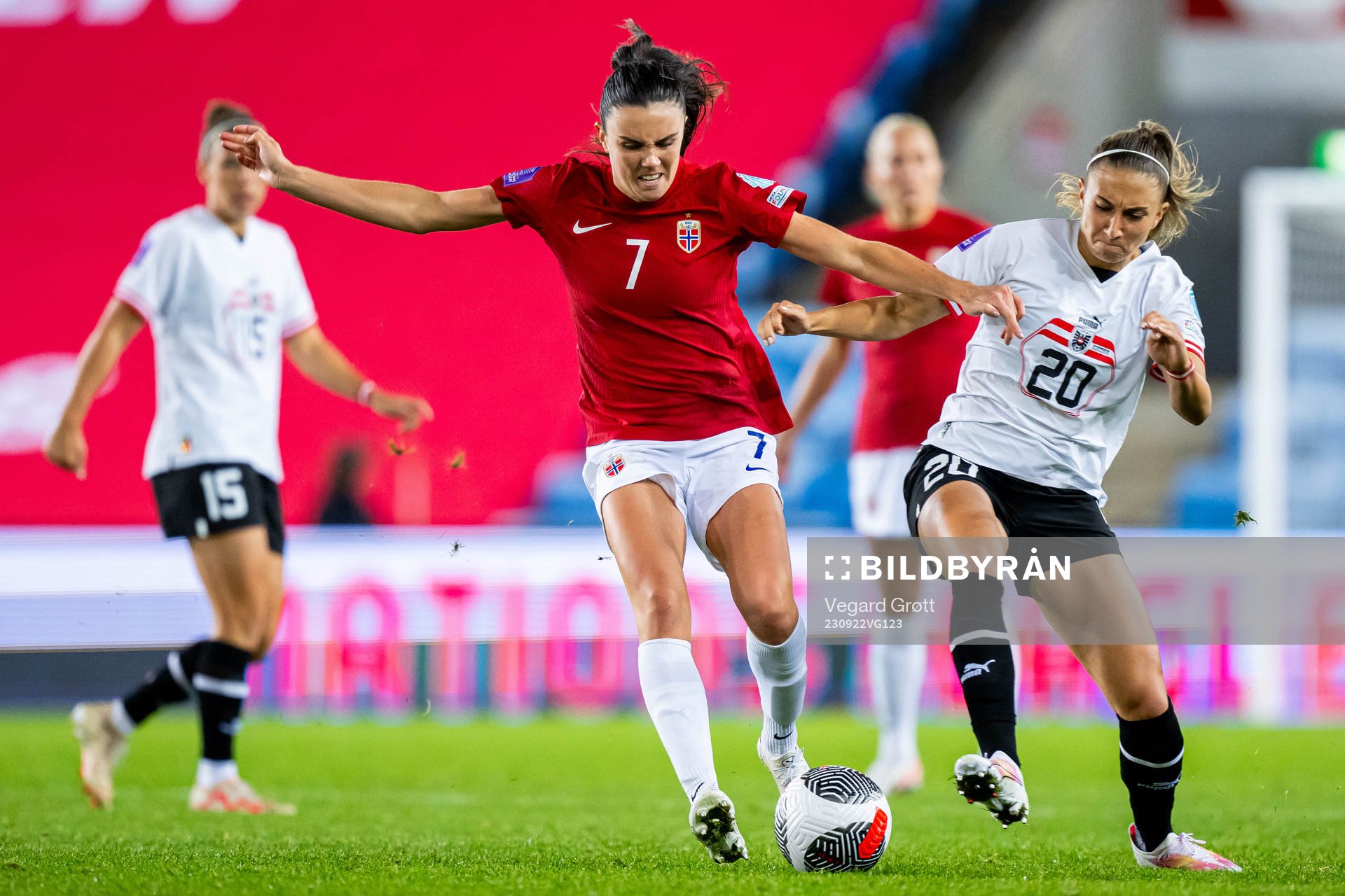 Ingrid Syrstad Engen of Norway and Katharina Naschenweng of