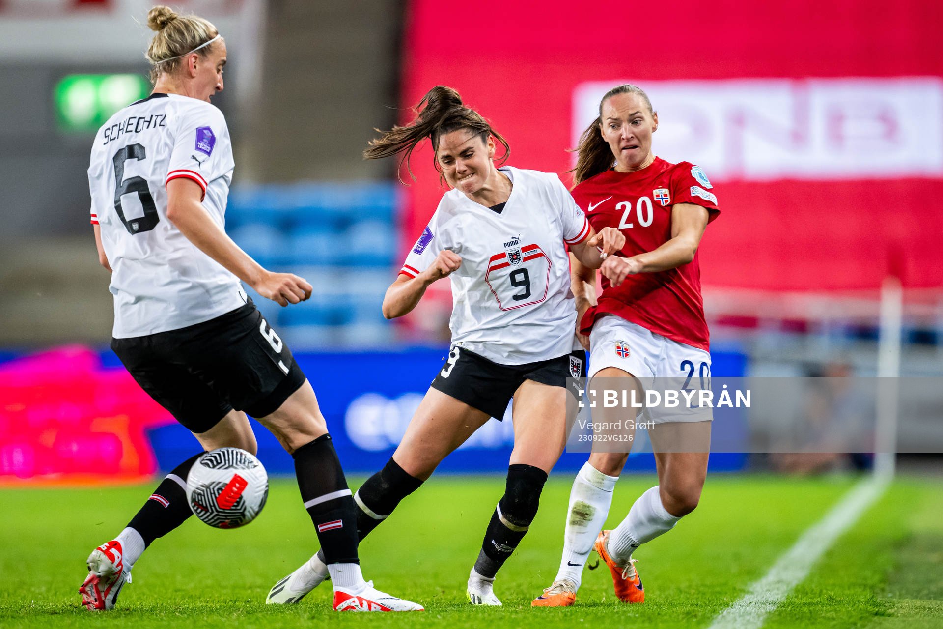 Sarah Zadrazil of Austria and Marit Bratberg Lund of Norway