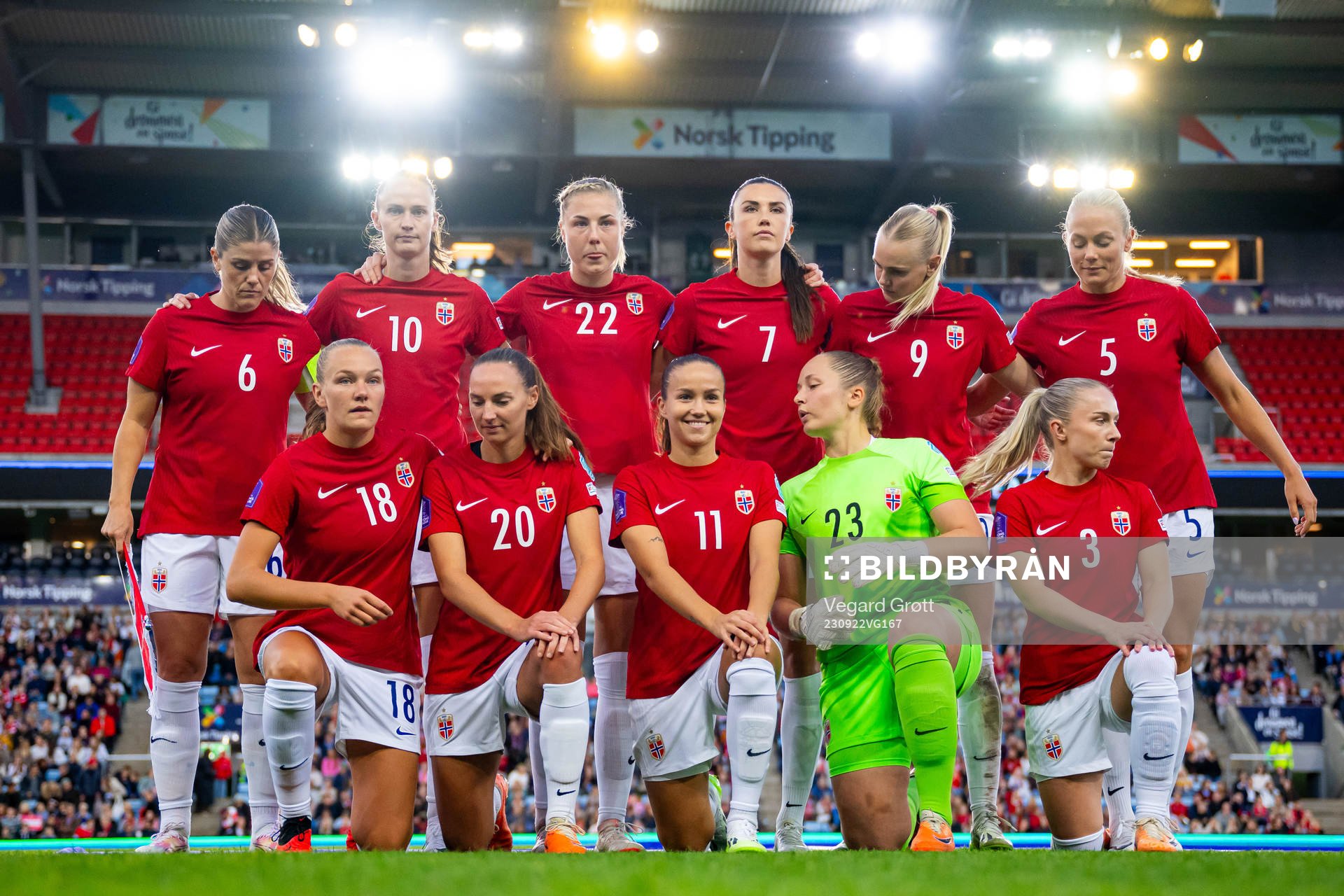 The starting eleven of Norway pose for a team photo