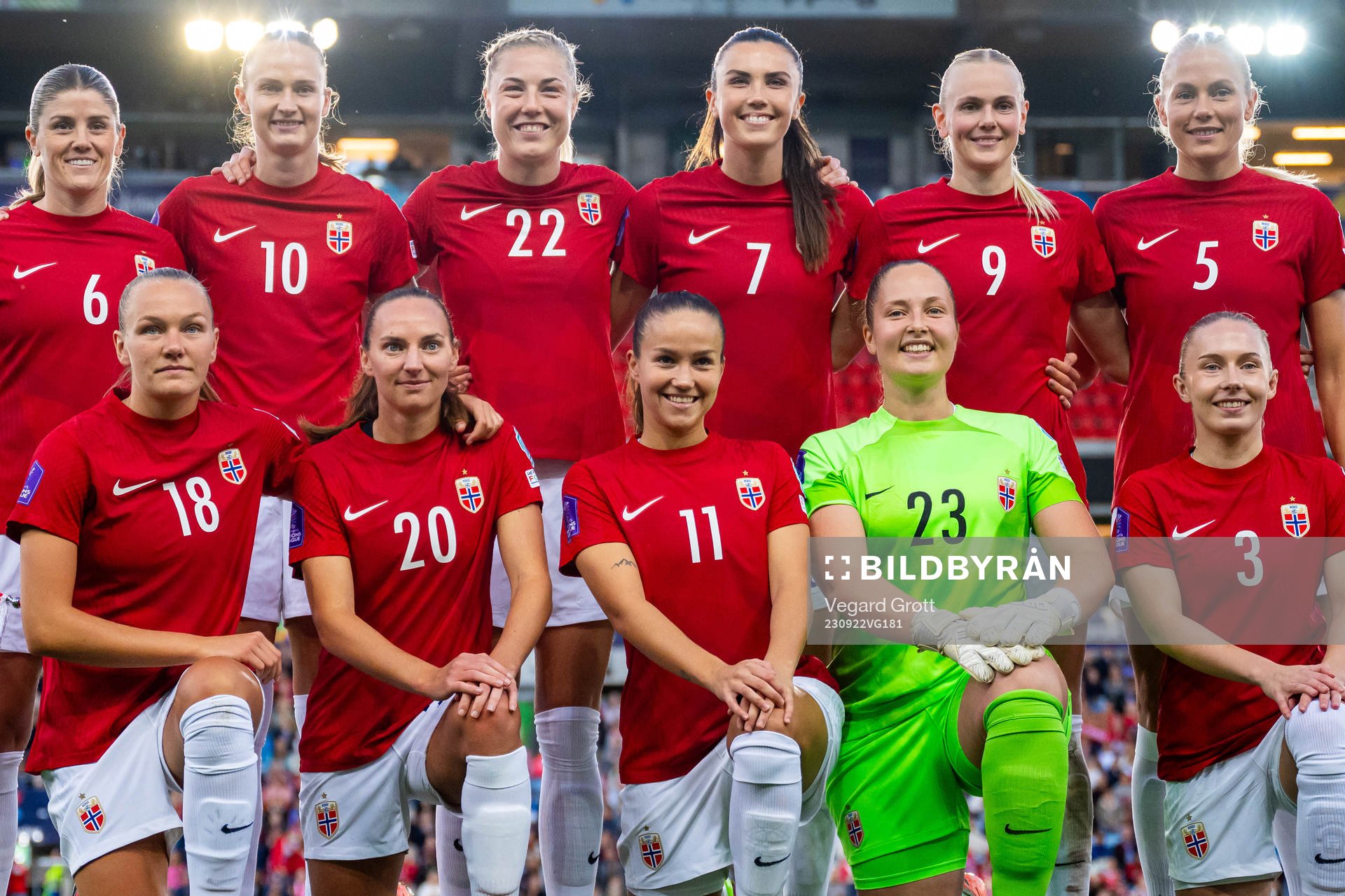 The starting eleven of Norway pose for a team photo