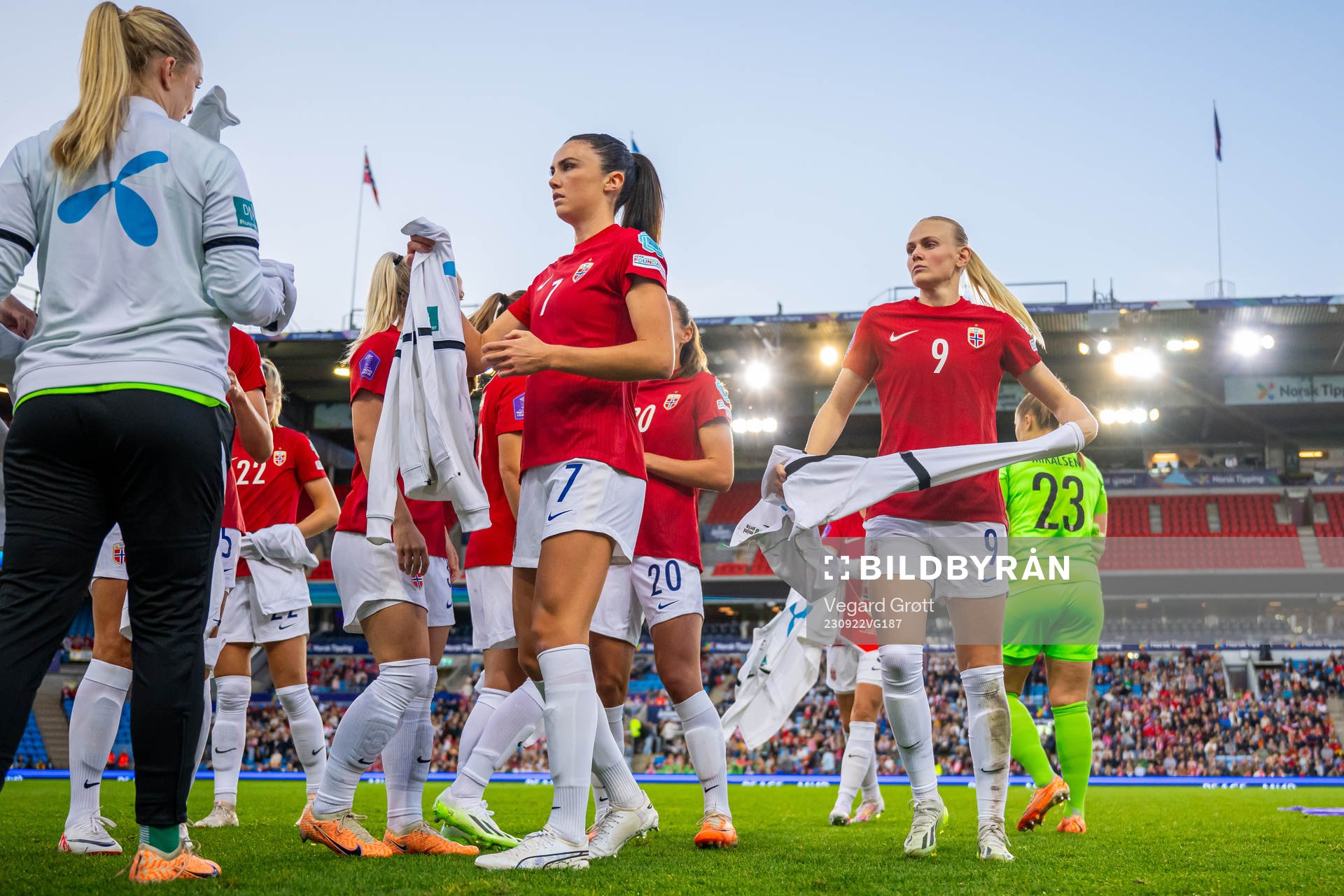 Ingrid Syrstad Engen and Karina Sævik of Norway