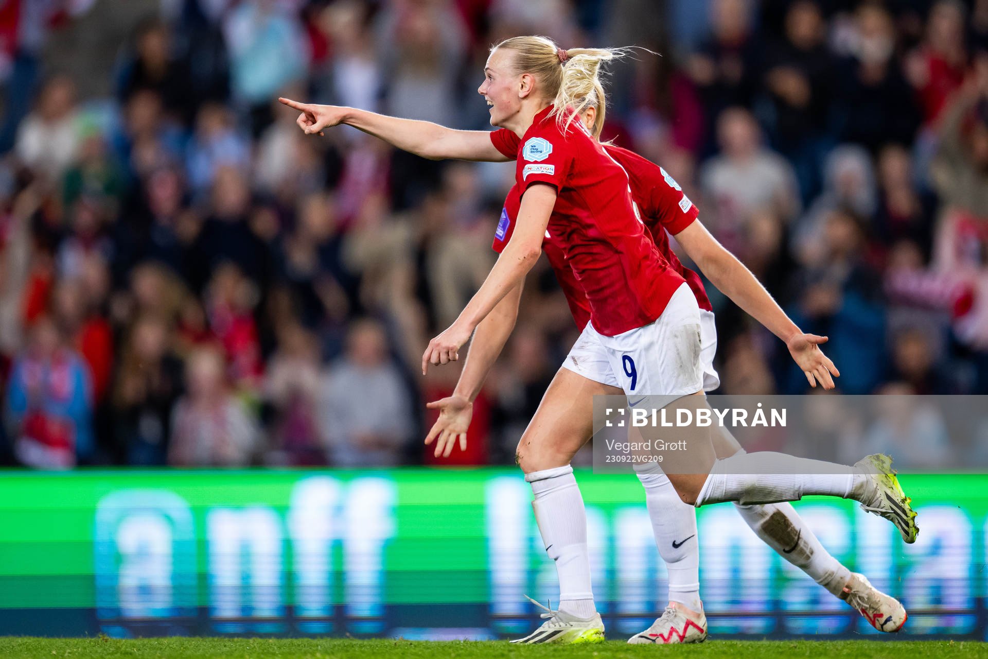 Karina Sævik of Norway celebrates