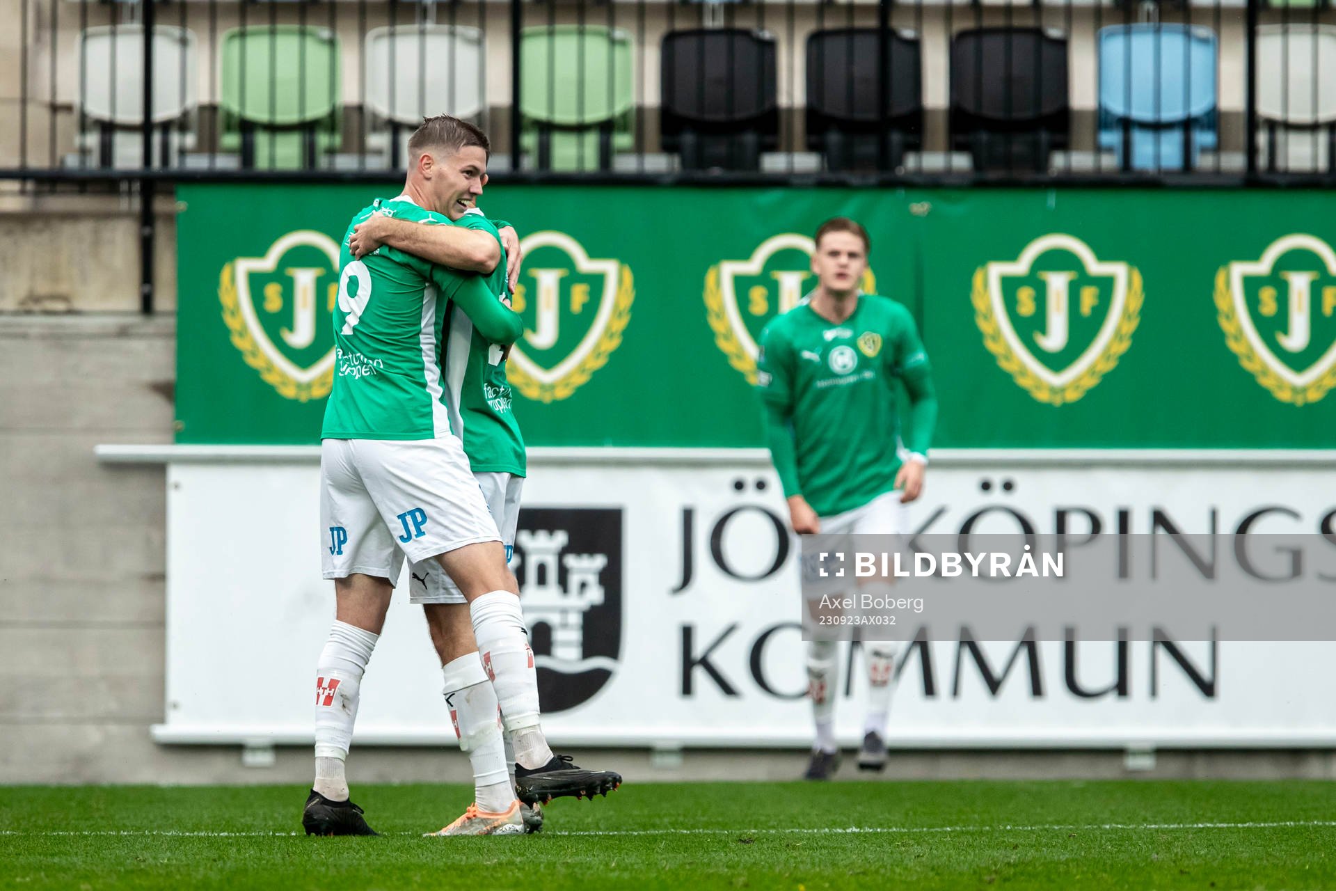 Jönköpings Södras Taylor Silverholt jublar