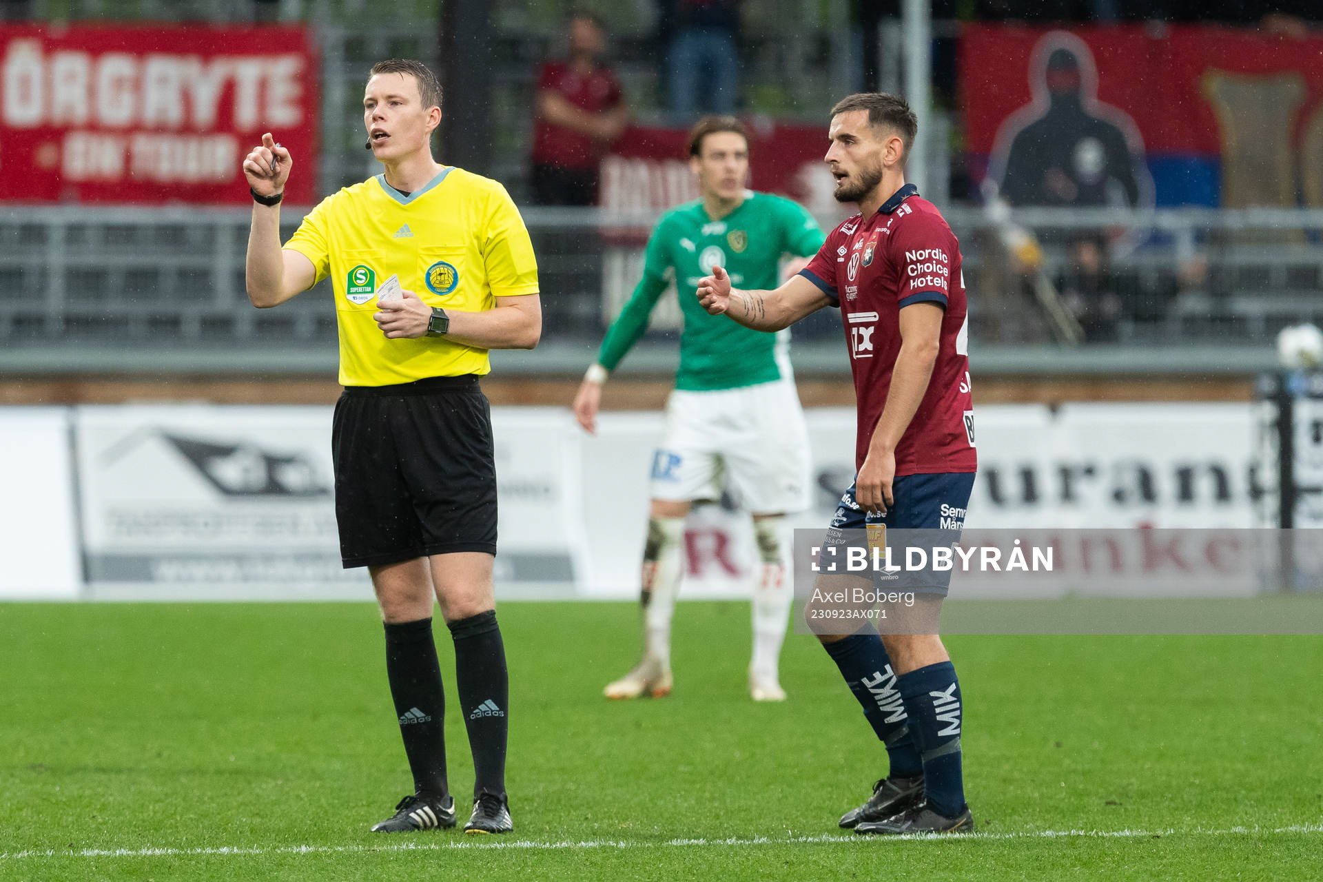 Domare Oscar Johnson och Örgrytes Erion Sadiku