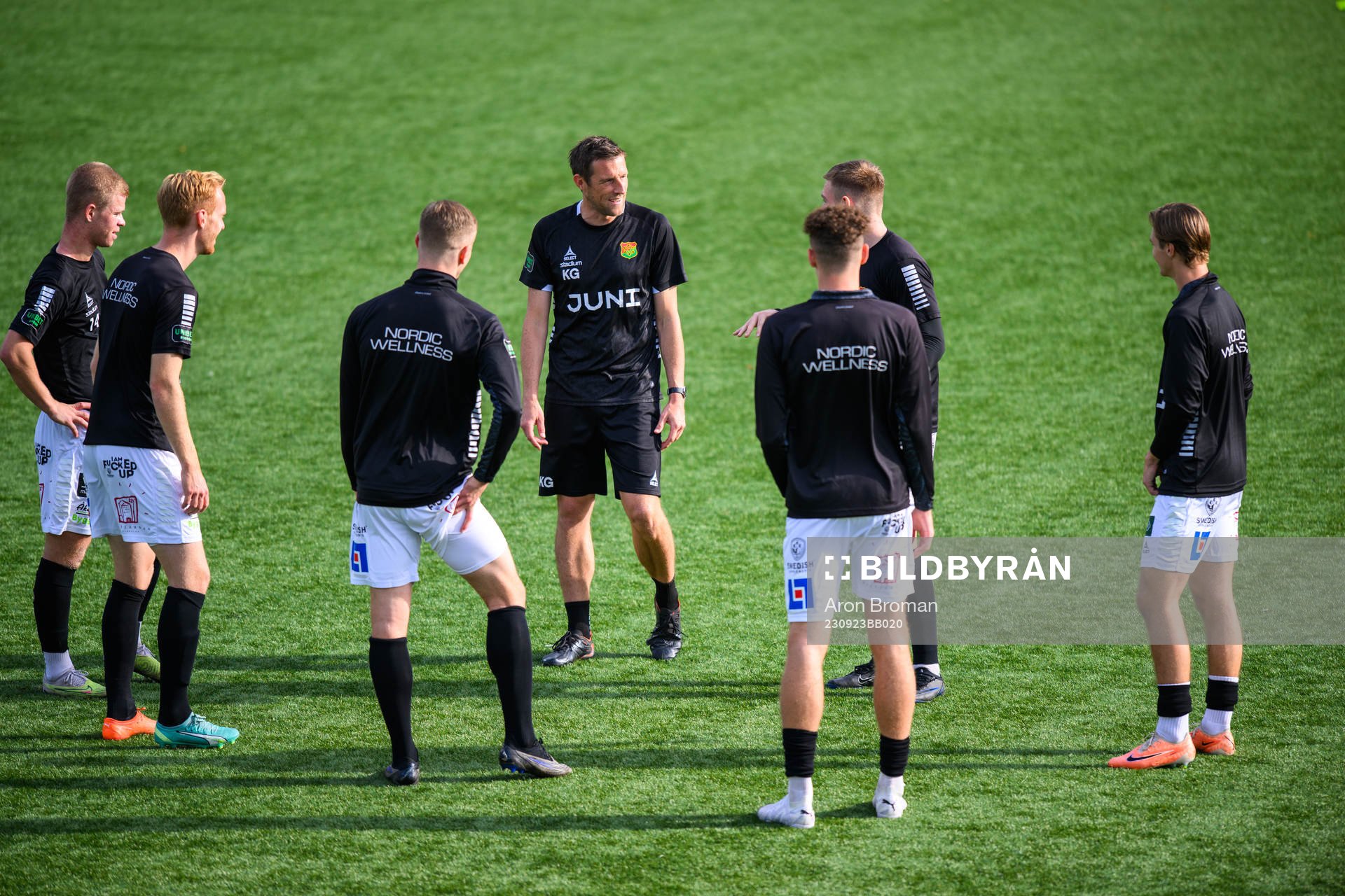 GAIS spelare värmer upp