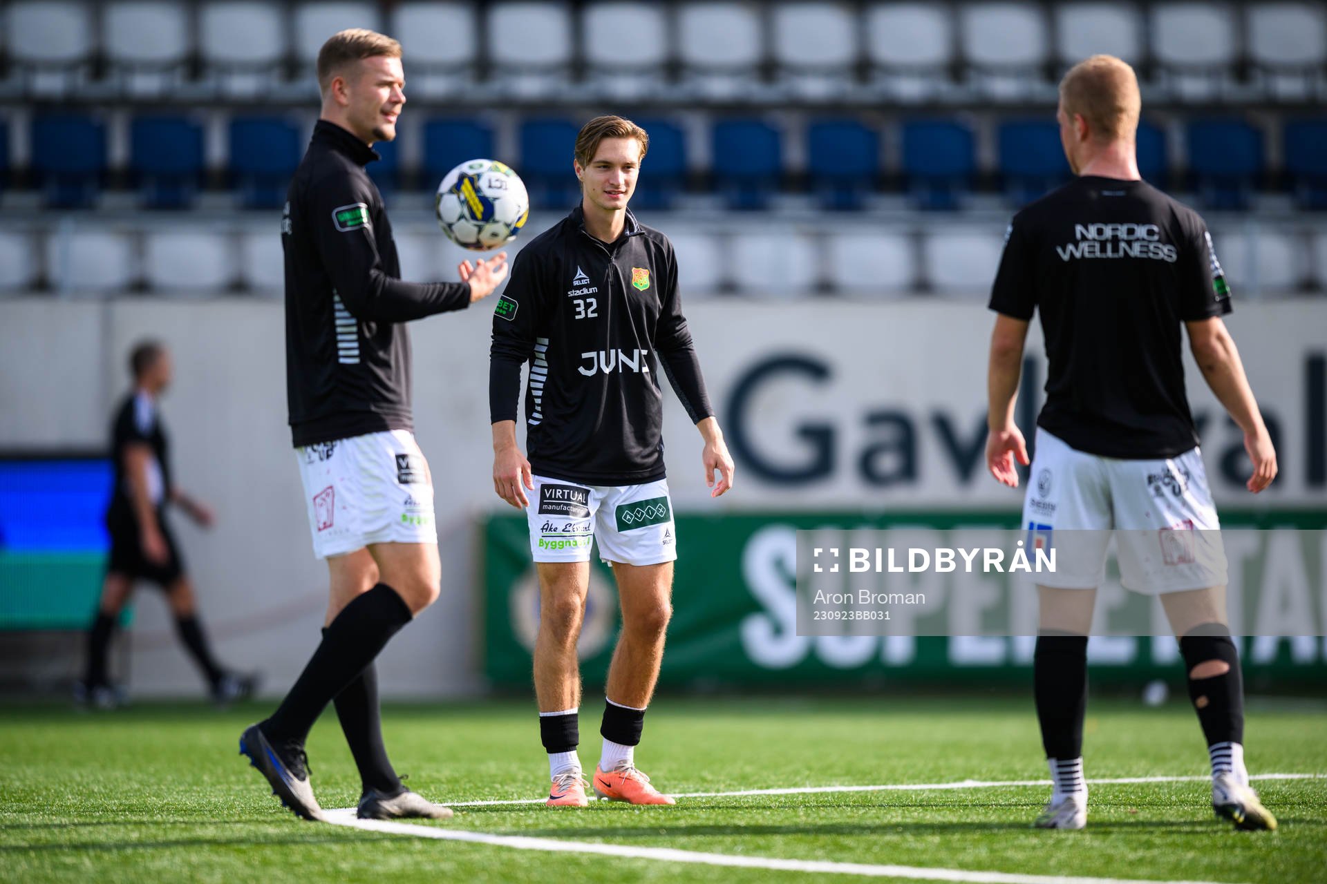 GAIS Anton Örje Sernros värmer upp