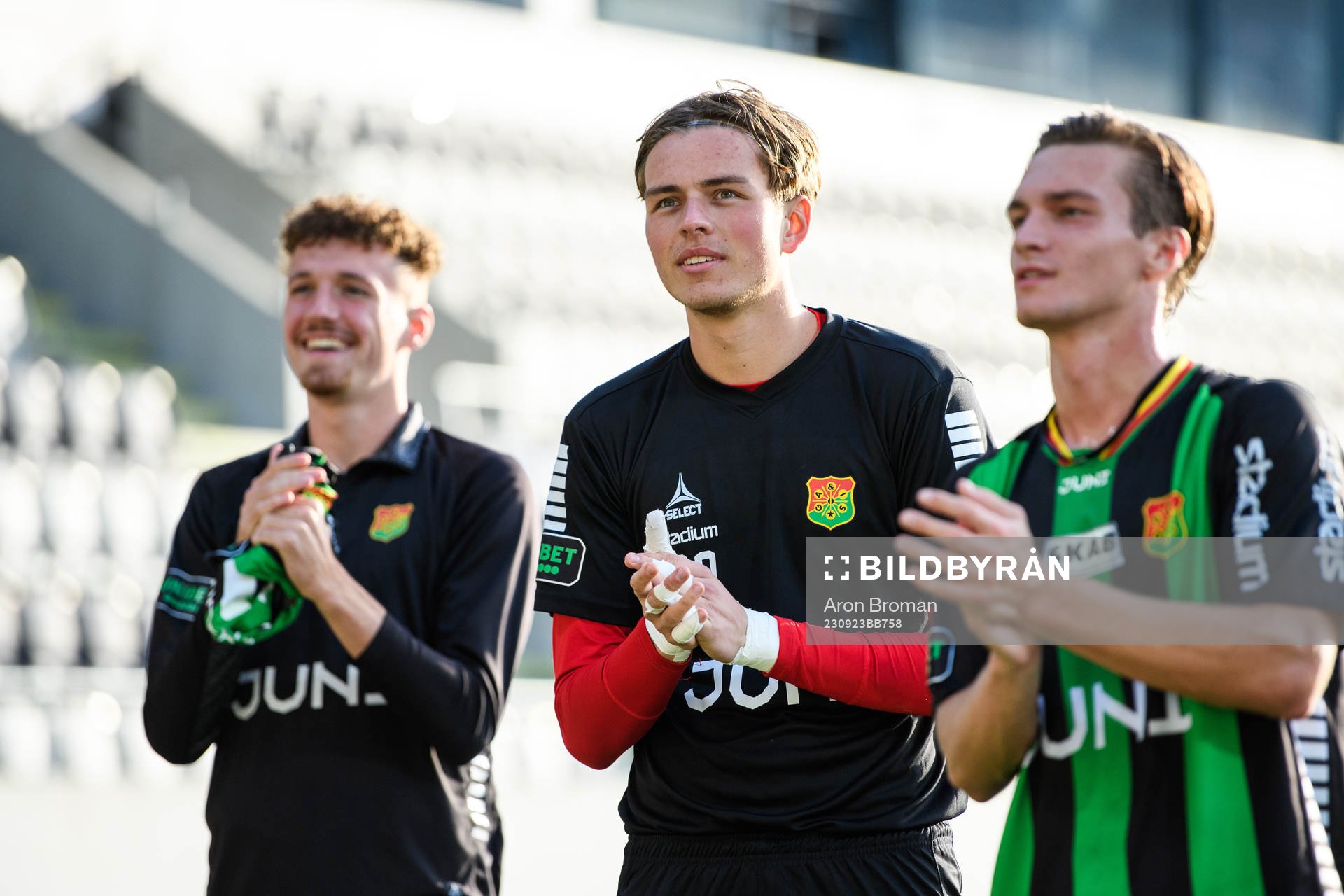 GAIS Målvakt Erik Westgärds jublar