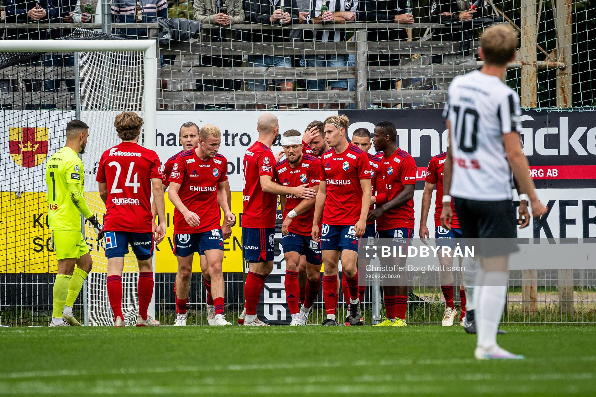 Östers Jesper Jonasson Westermark jublar