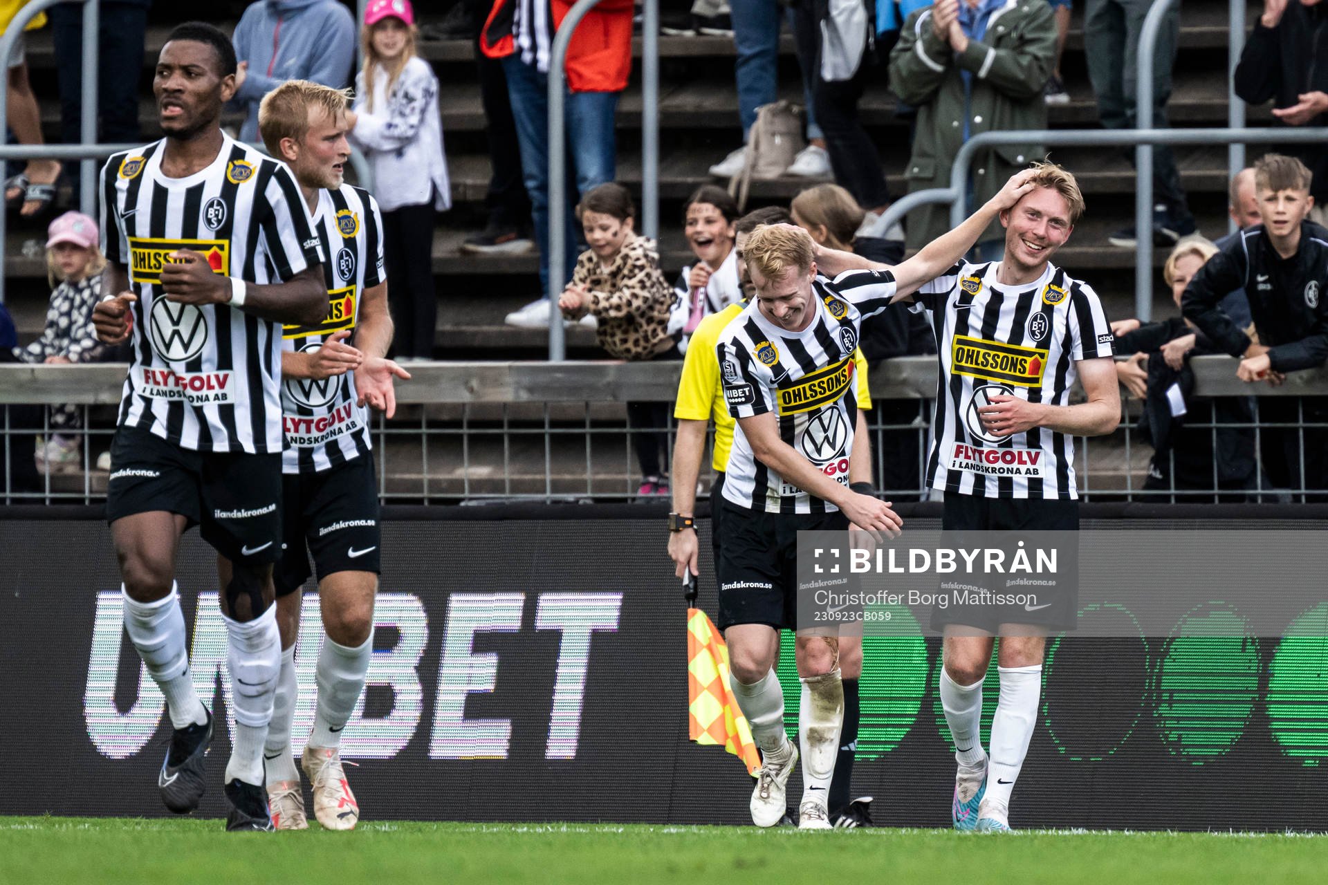 Landskronas David Edvardsson och Adam Egnell jublar