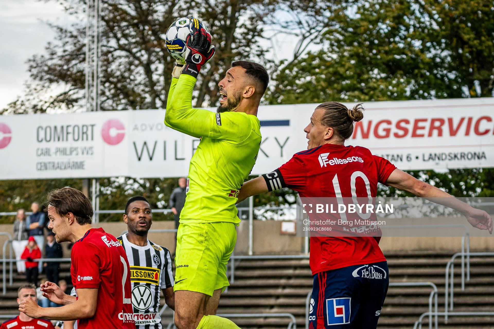 Landskronas målvakt Amr Kaddoura och Östers Jesper