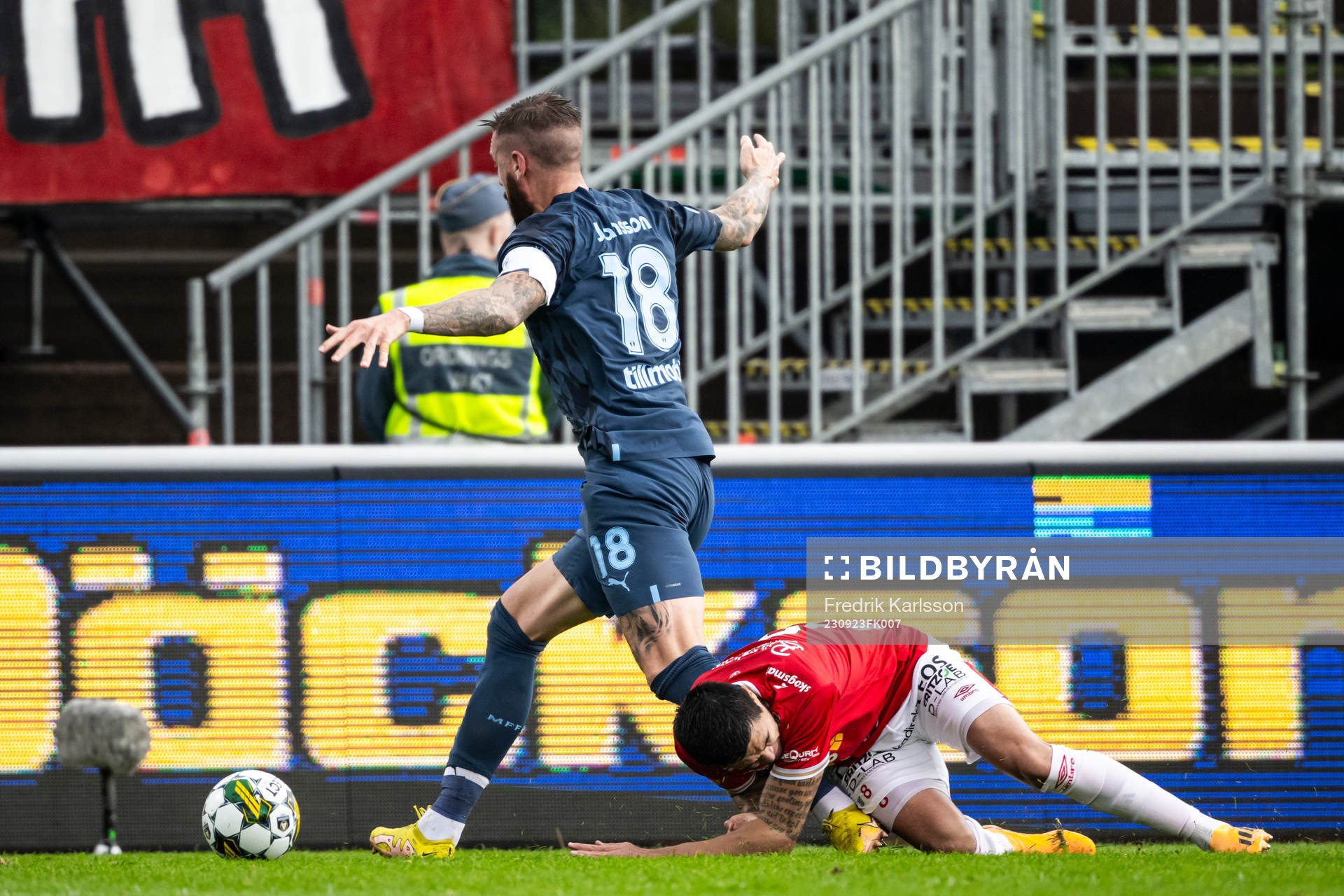 Malmö FFs Pontus Jansson och Degerfors Diego De Jesus