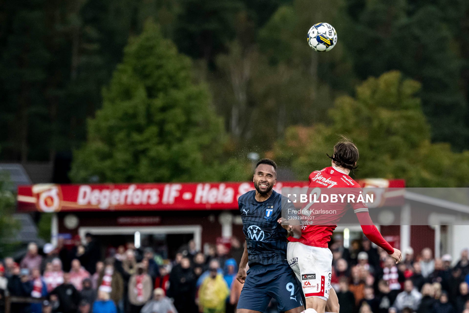 Malmö FFs Isaac Kiese Thelin och Degerfors Gustav Granath
