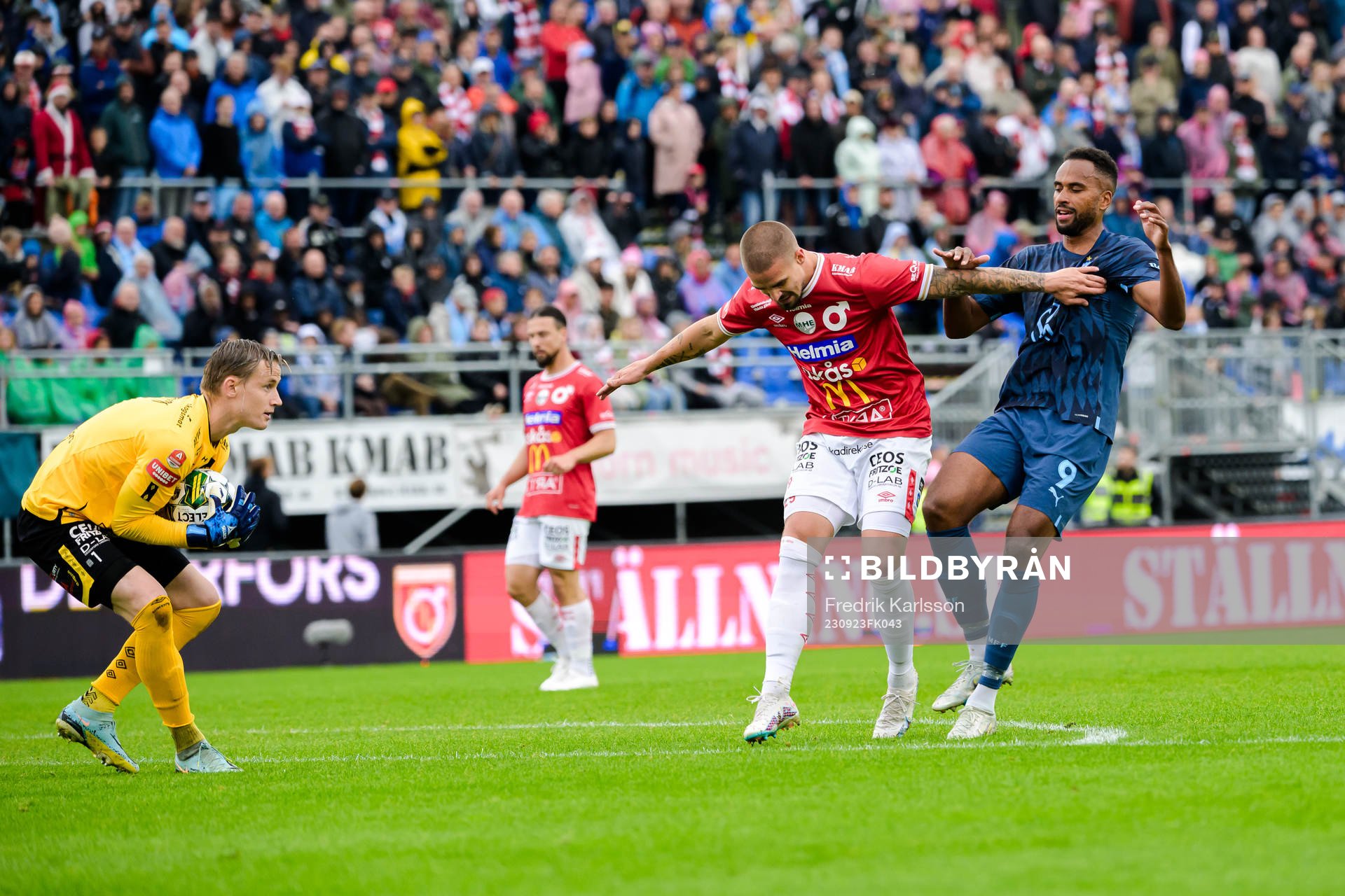 Degerfors målvakt Sondre Lovseth Rossbach och Douglas