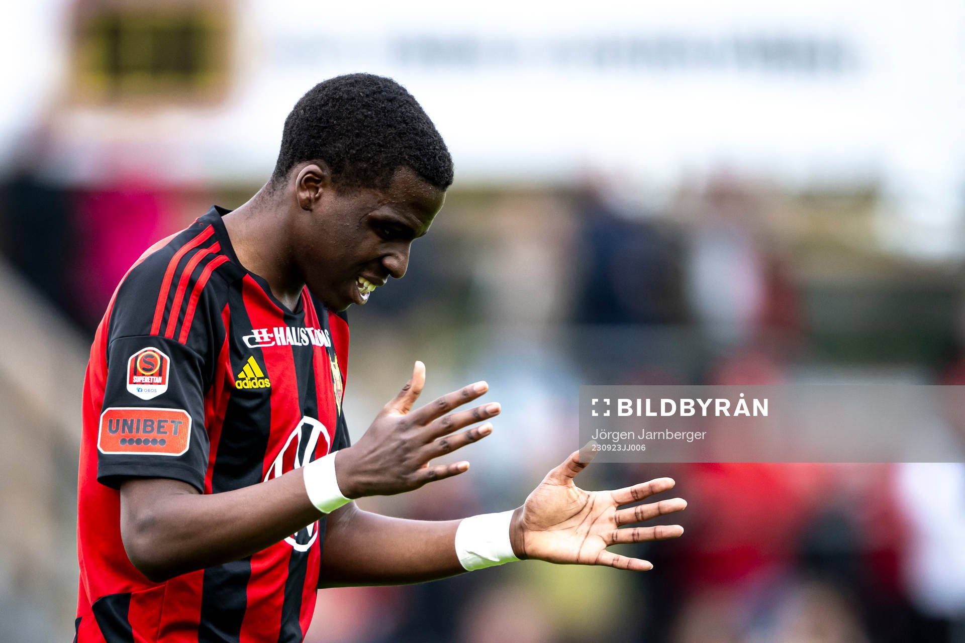 Östersunds Calvin Kabuye deppar