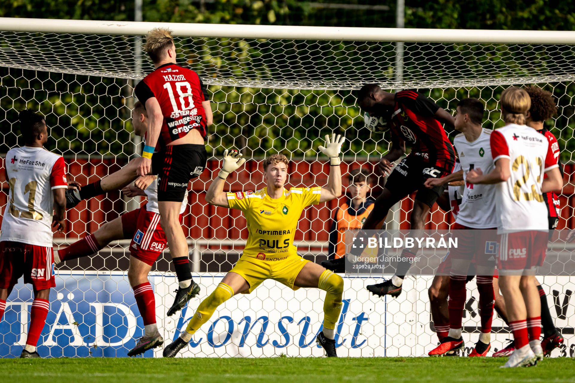 Östersunds Mansour Sinyan gör 1-4