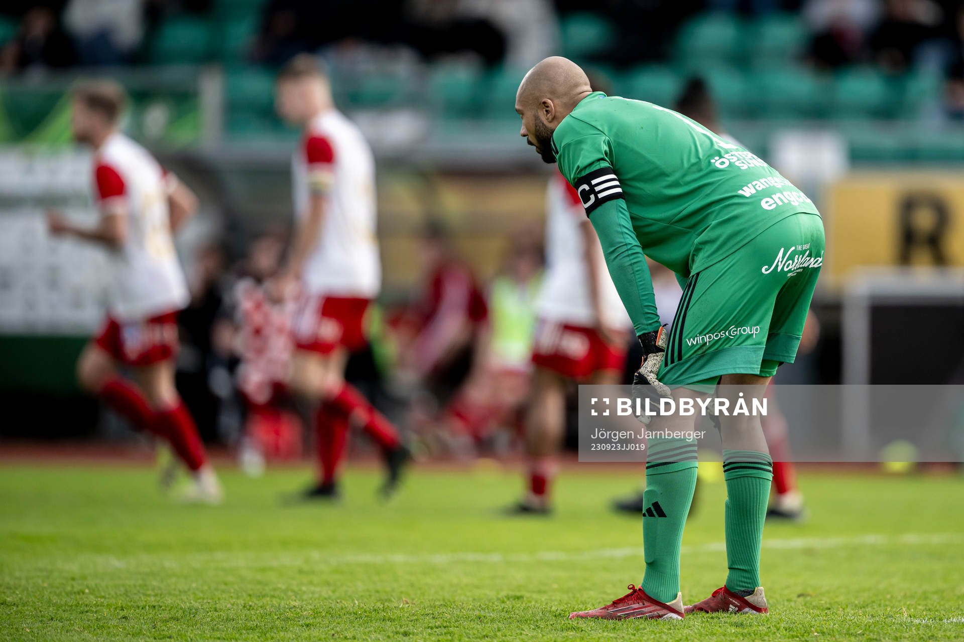 Östersunds målvakt  Aly Keita deppar