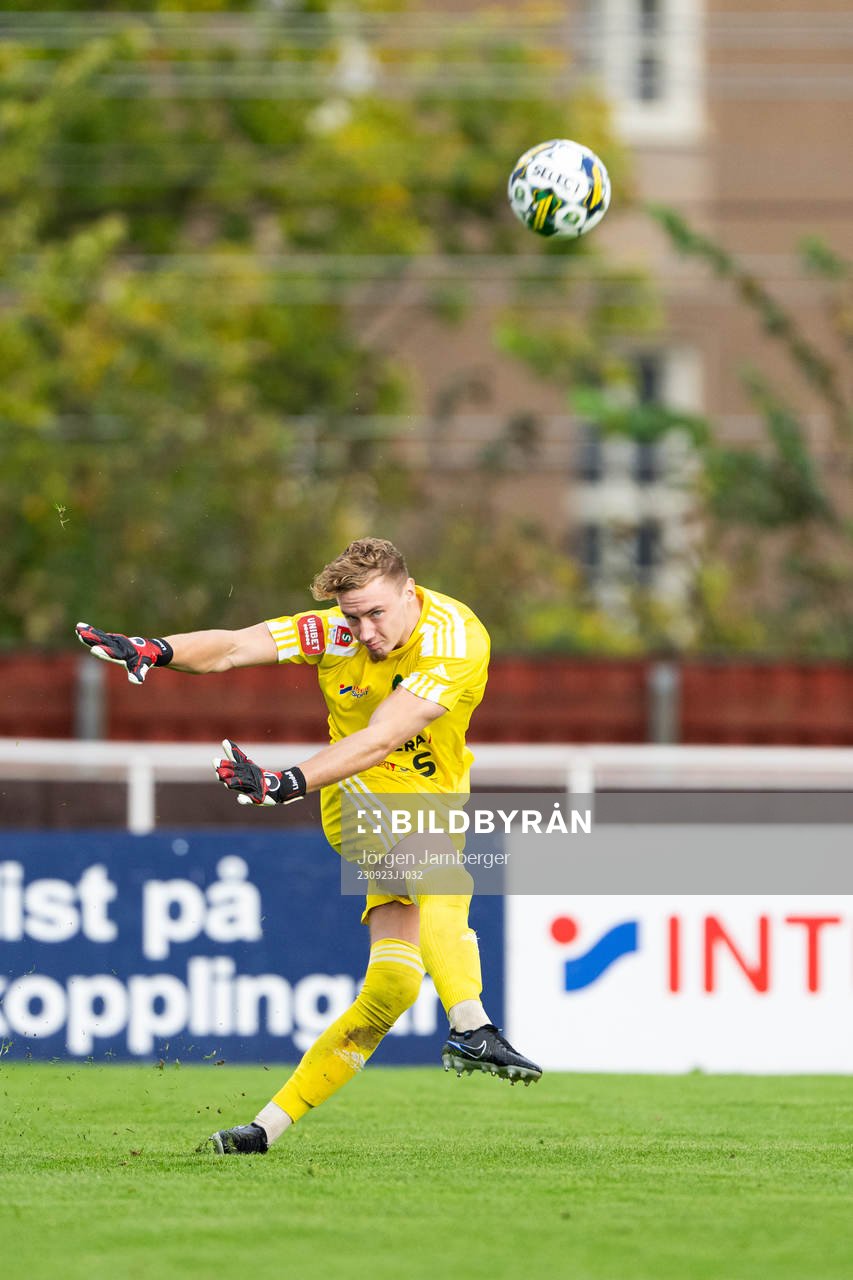 Skövde AIKs målvakt Otto Lindell