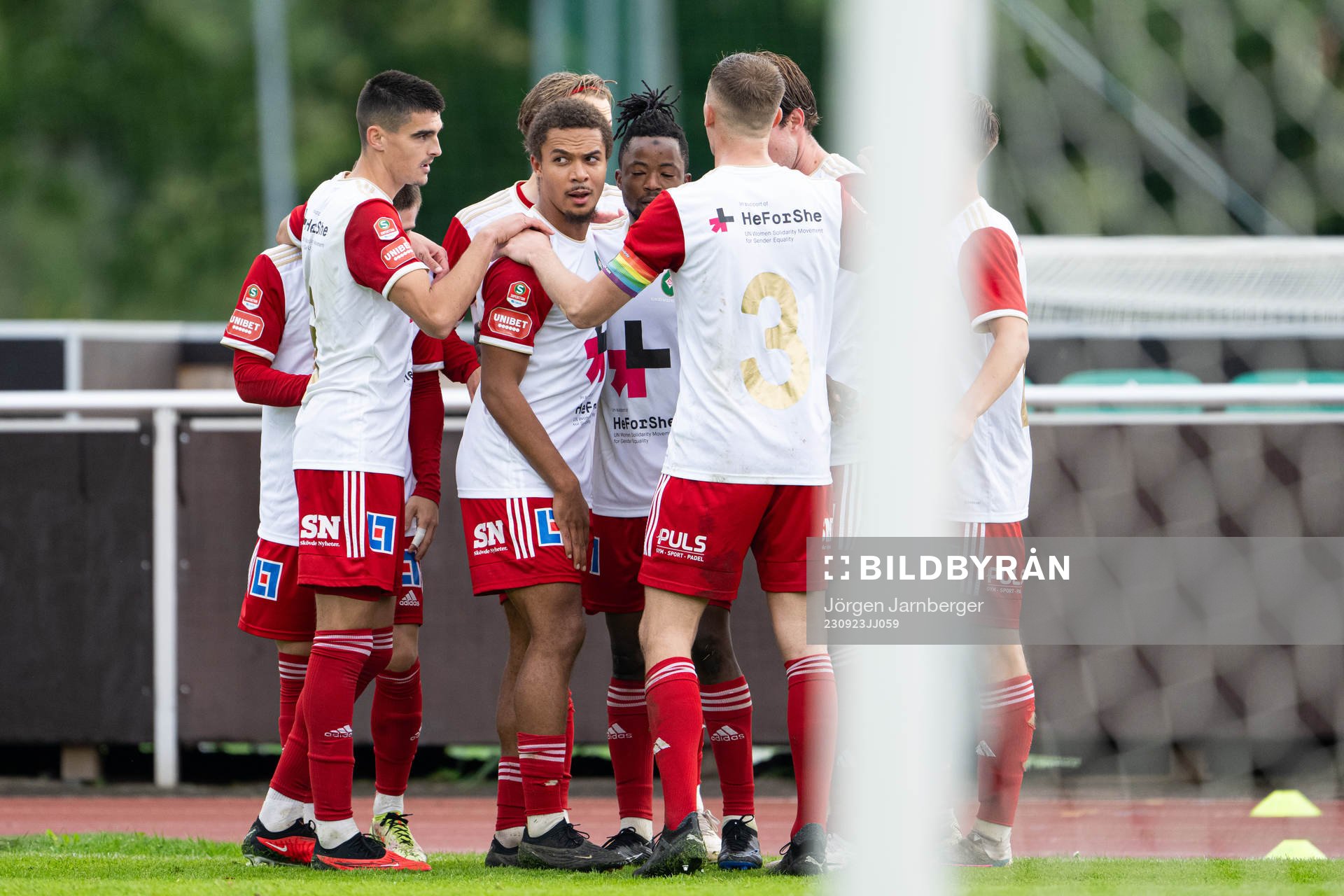 Skövde AIKs spelare jublar
