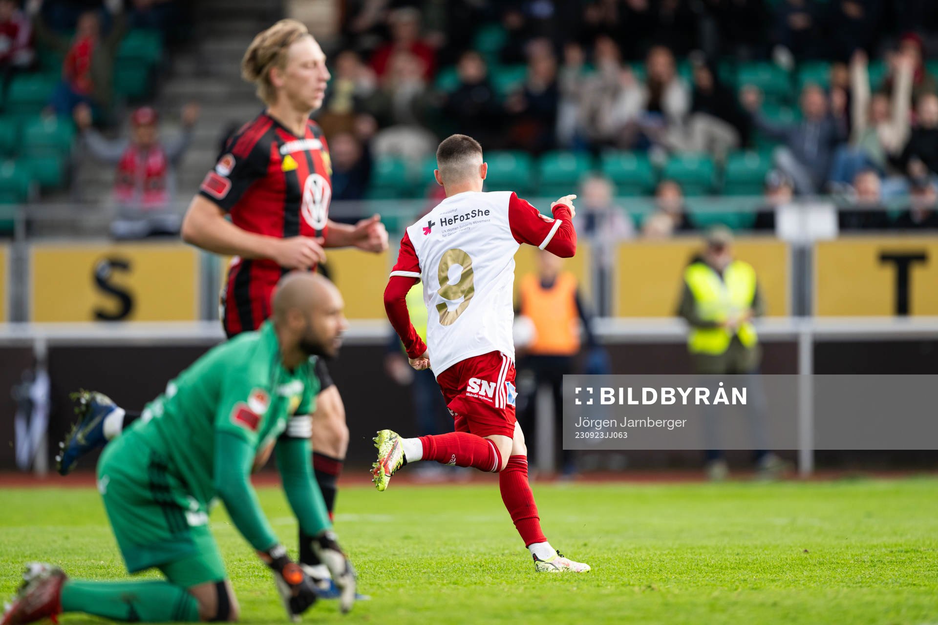 Skövde AIKs Isak Bjerkebo jublar