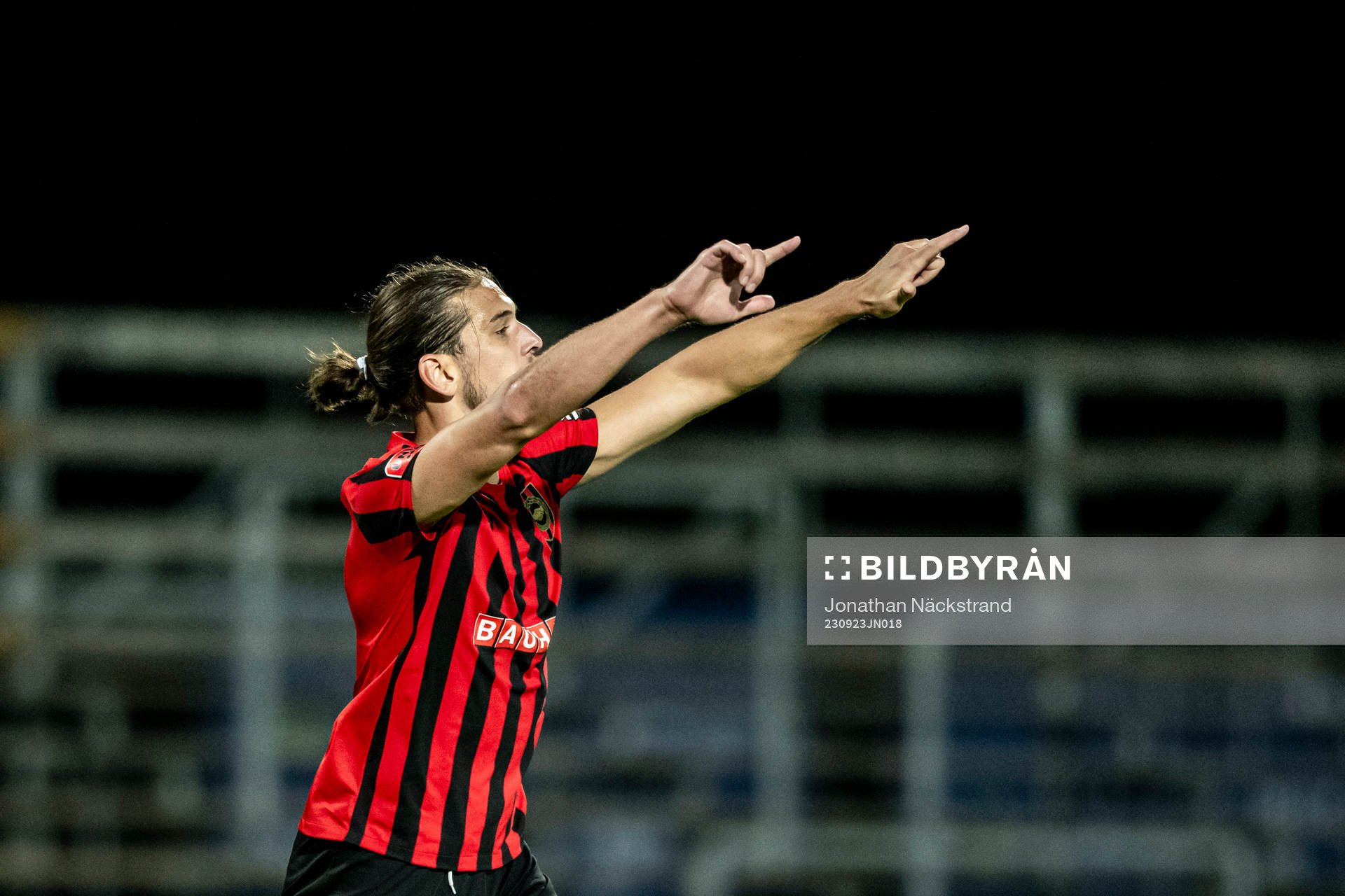 Brommapojkarnas Nikola Vasic jublar