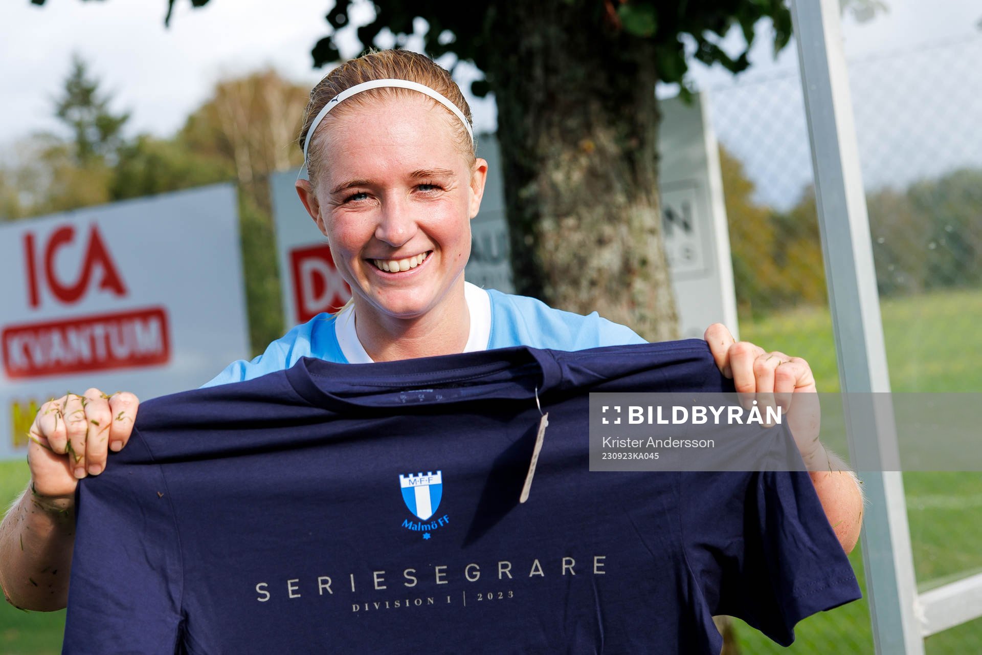 Malmö FFs Melina Skarström jublar