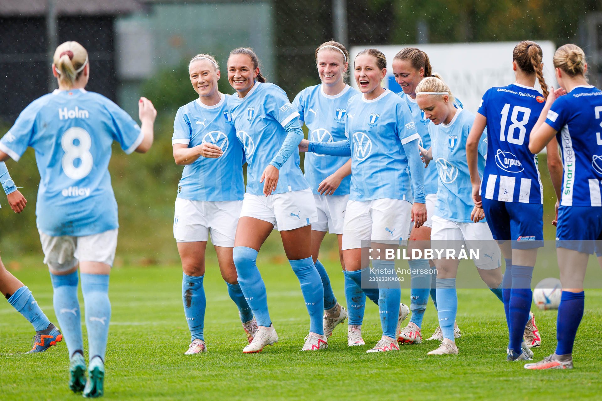 Malmö FFs Julia Welin jublar med lagkamrater