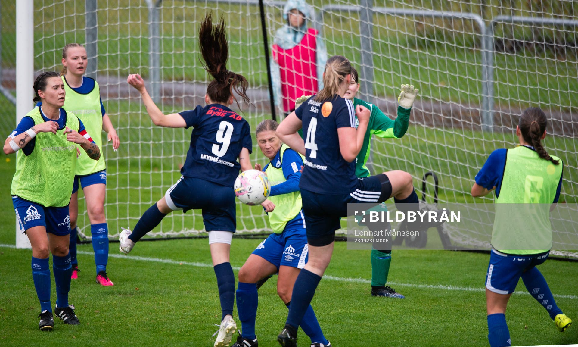 i matchen i division 3 Skåne Norra för damer mellan FC