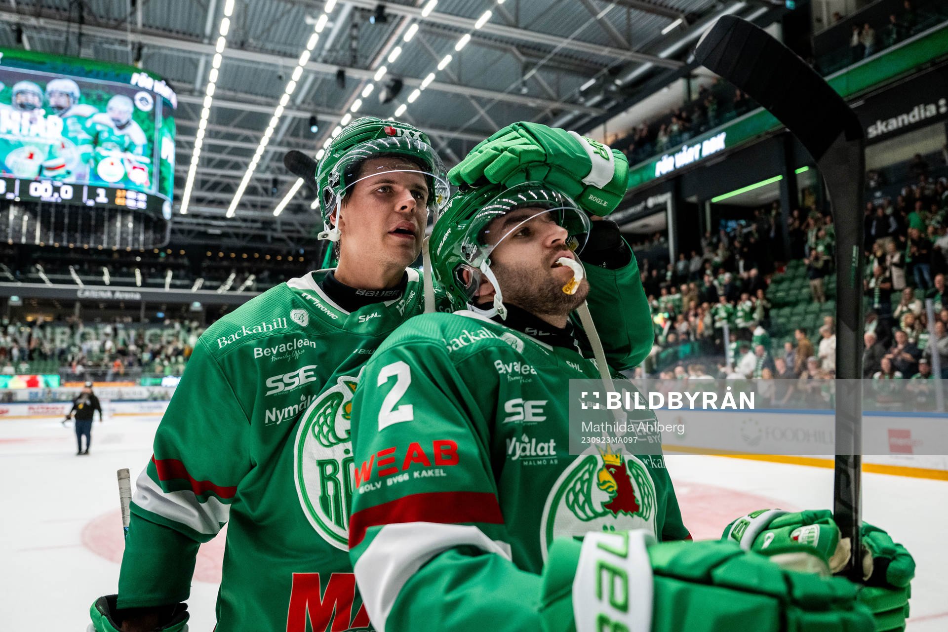 Rögles Erlend Lesund och Thomas Grégoire jublar