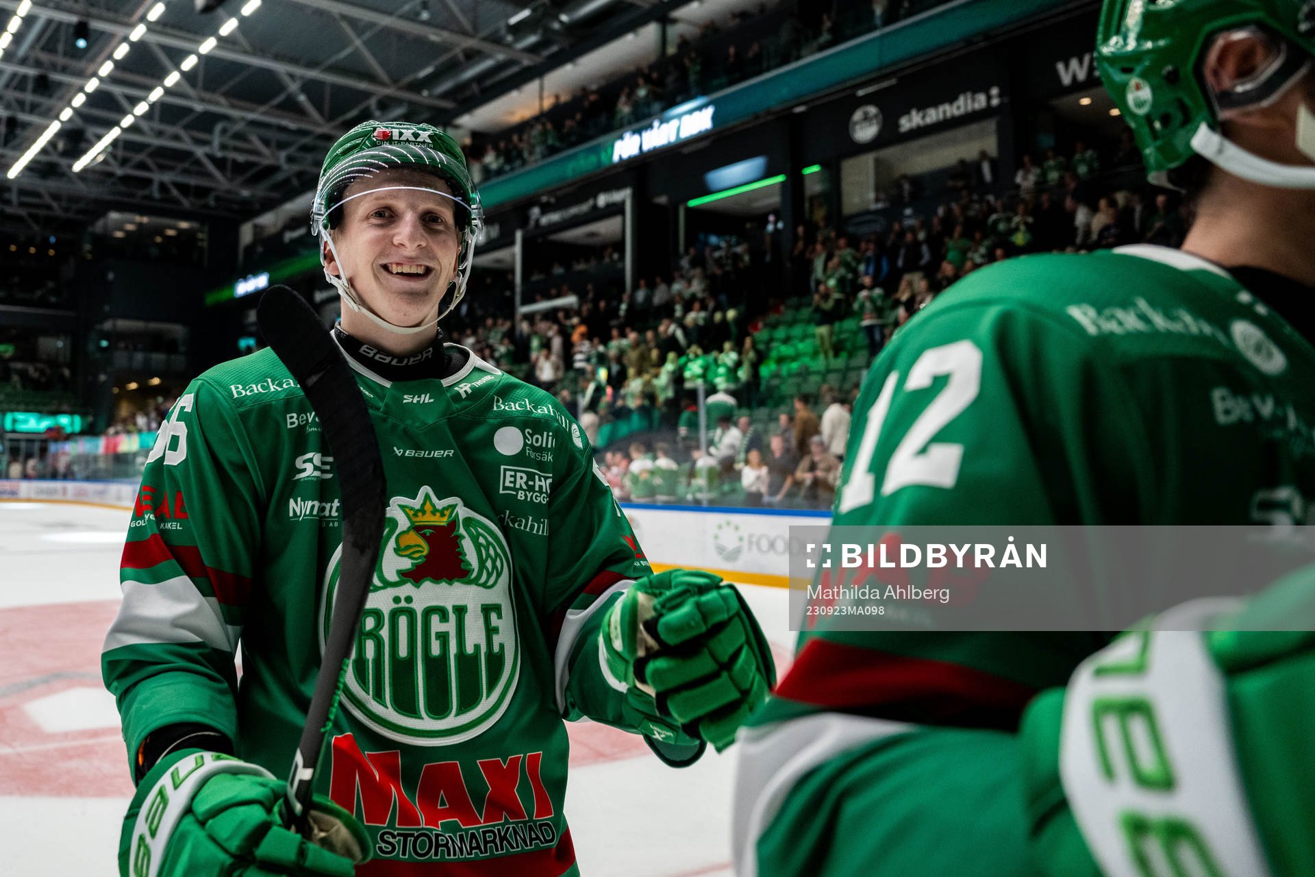 Rögles Adam Engström jublar