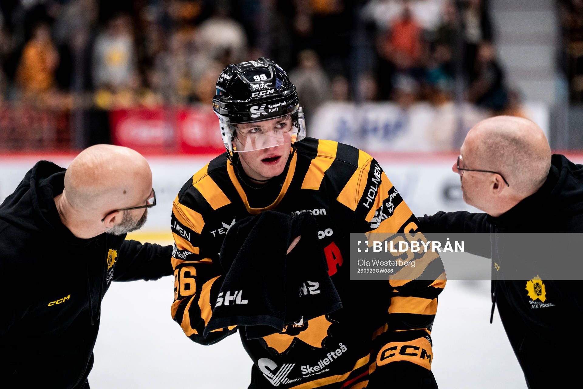 Skellefteås Rickard Hugg har ont