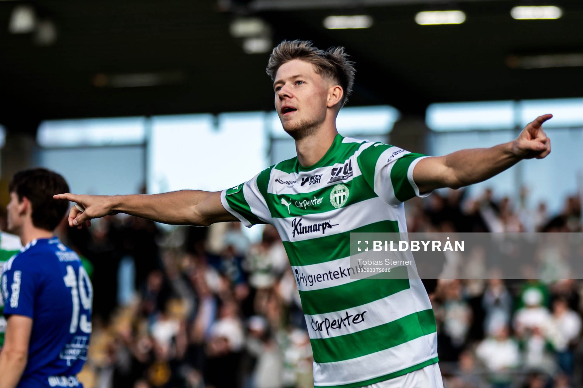 Västerås SKs Patric Åslund jublar eget 2-0