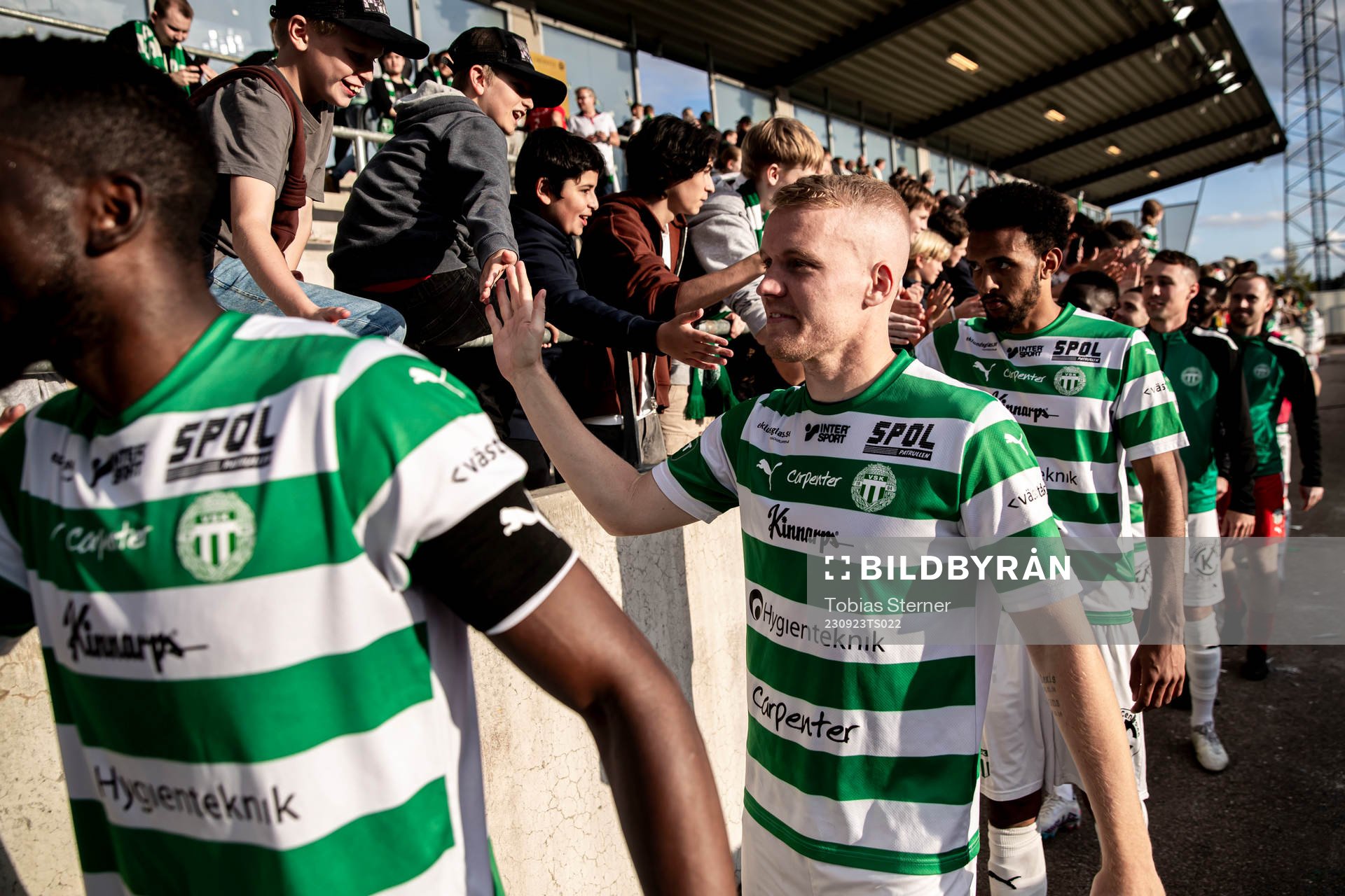 Västerås SKs Simon Johansson jublar