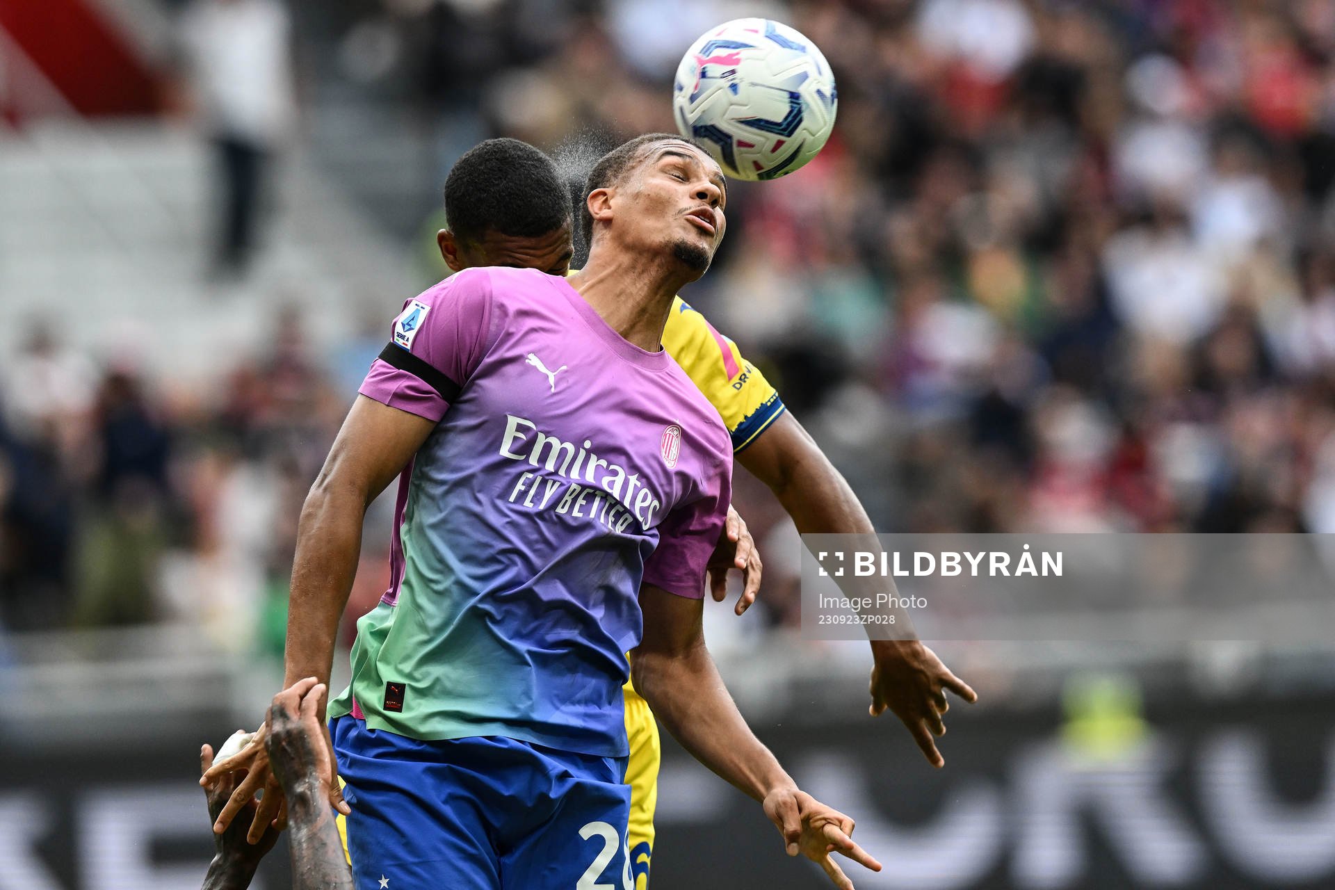 Db Milano 23/09/2023 - campionato di calcio serie A / Milan-Hellas verona / foto Daniele Buffa/Image Sport nella foto: Malick Thiaw (Milan) - Isak Hien (Verona).