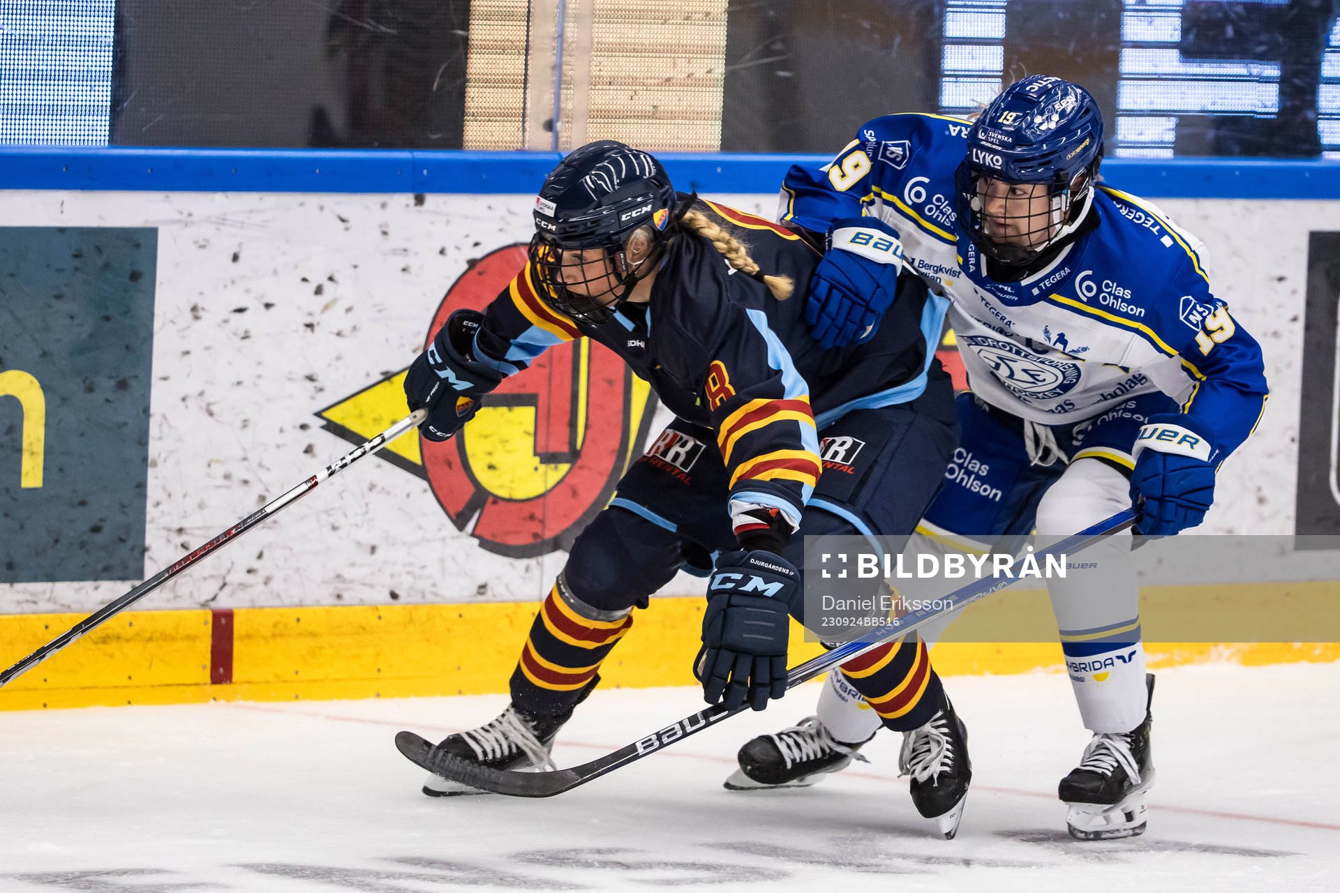 Djurgårdens Emma Forsgren och Leksands Anna Elizabeth
