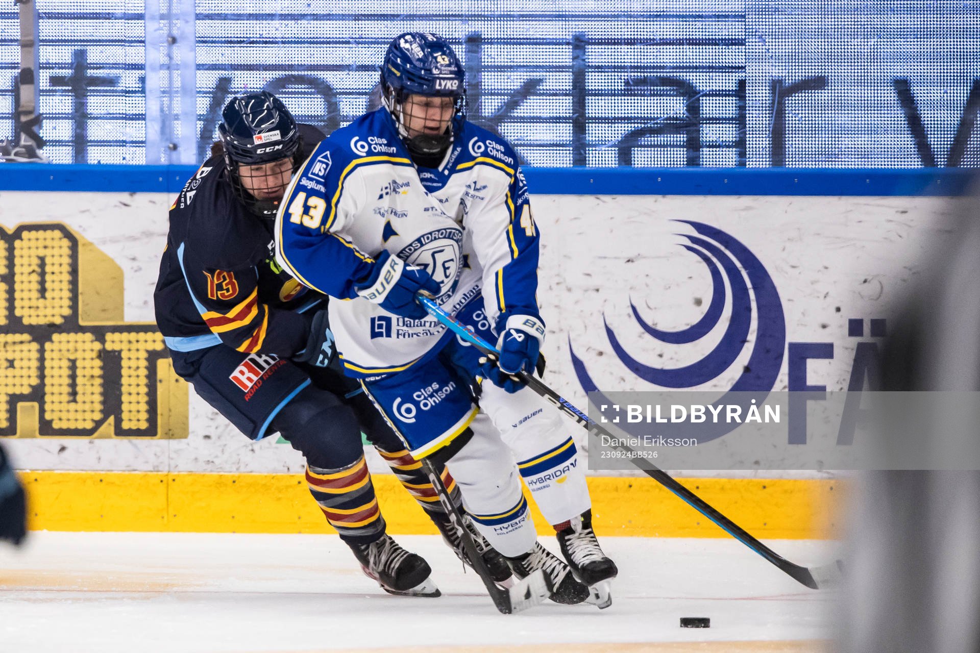 Djurgårdens Anneke Linser och Leksands Aino Karppinen
