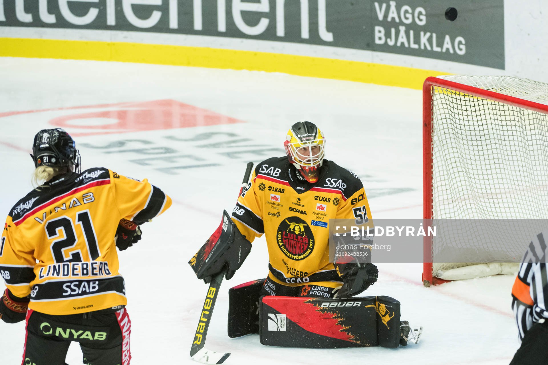 Luleås målvakt Sara Grahn och Astrid Lindeberg