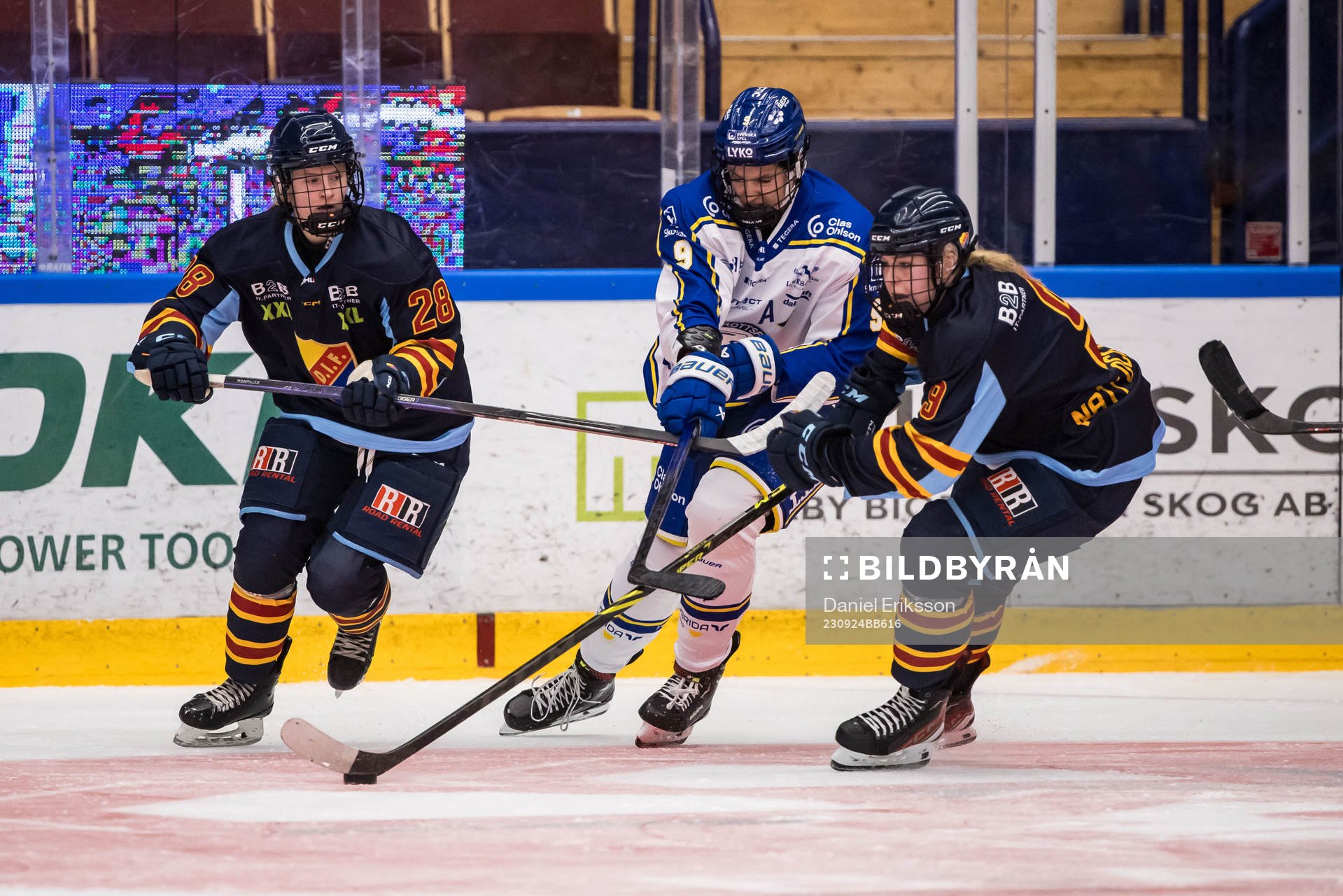 Djurgårdens Linn Mattsson och Leksands Lore Baudrit och