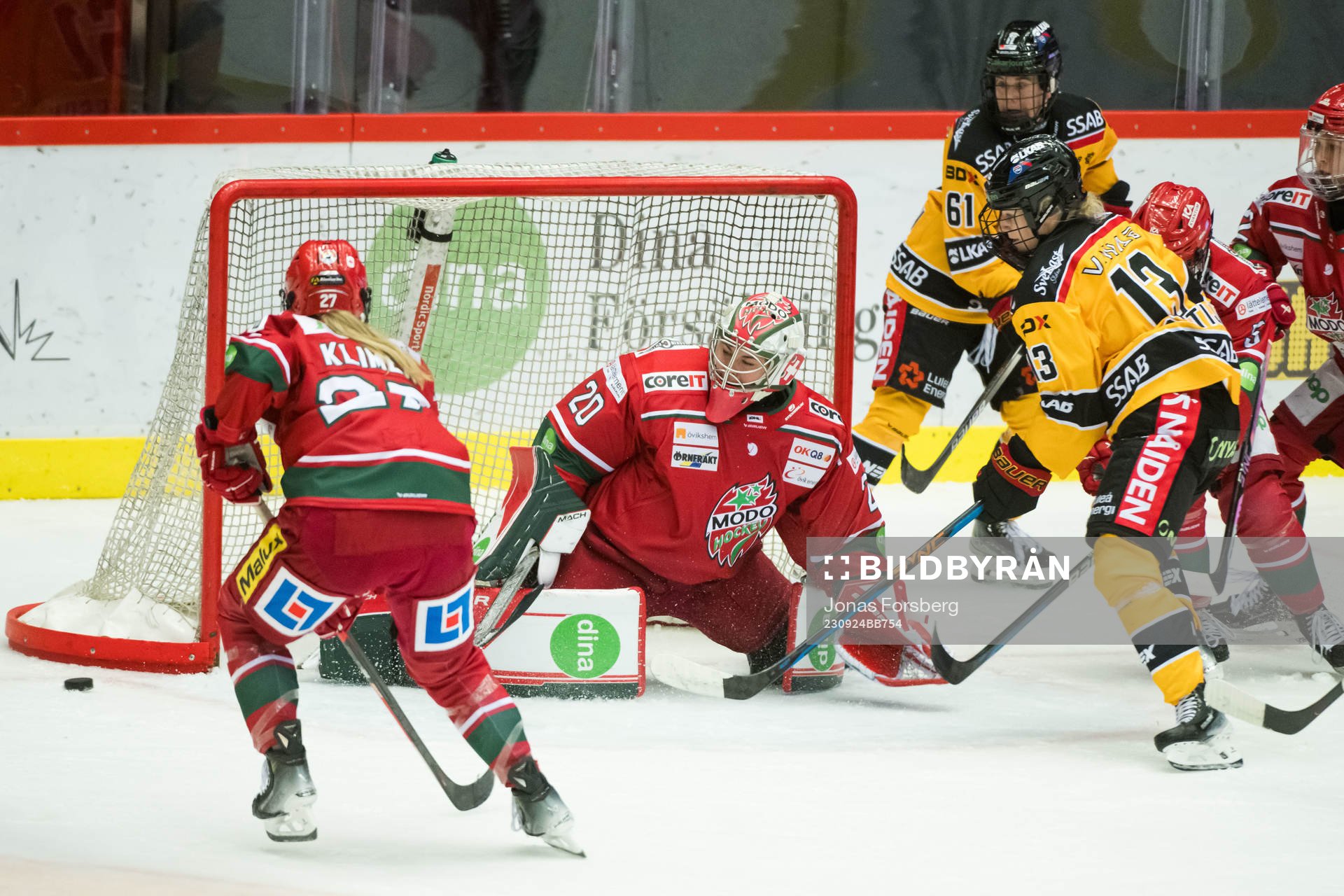 Modos målvakt Andrea Brändli