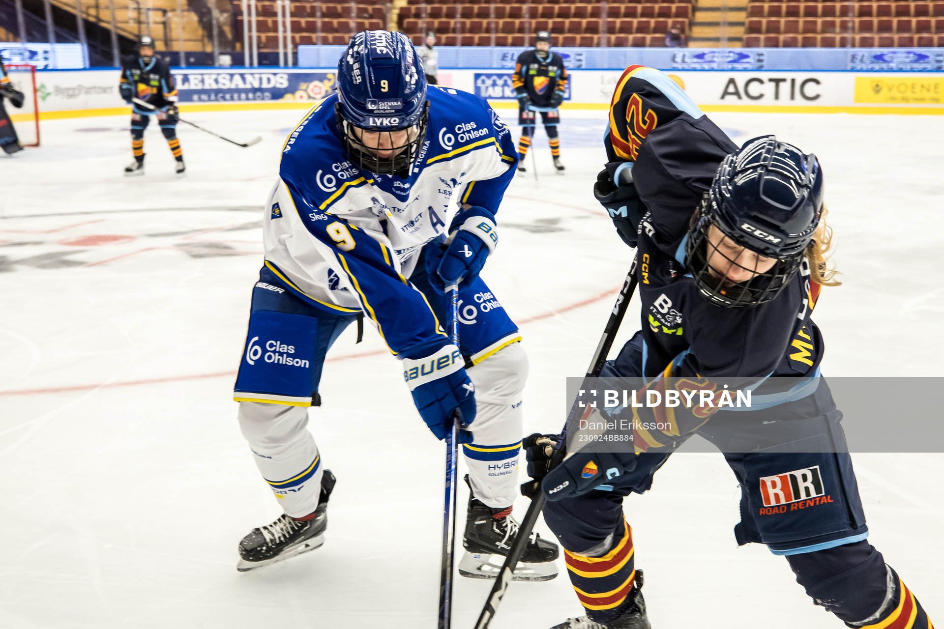 Leksands Lore Baudrit och Djurgårdens Linn Mattsson