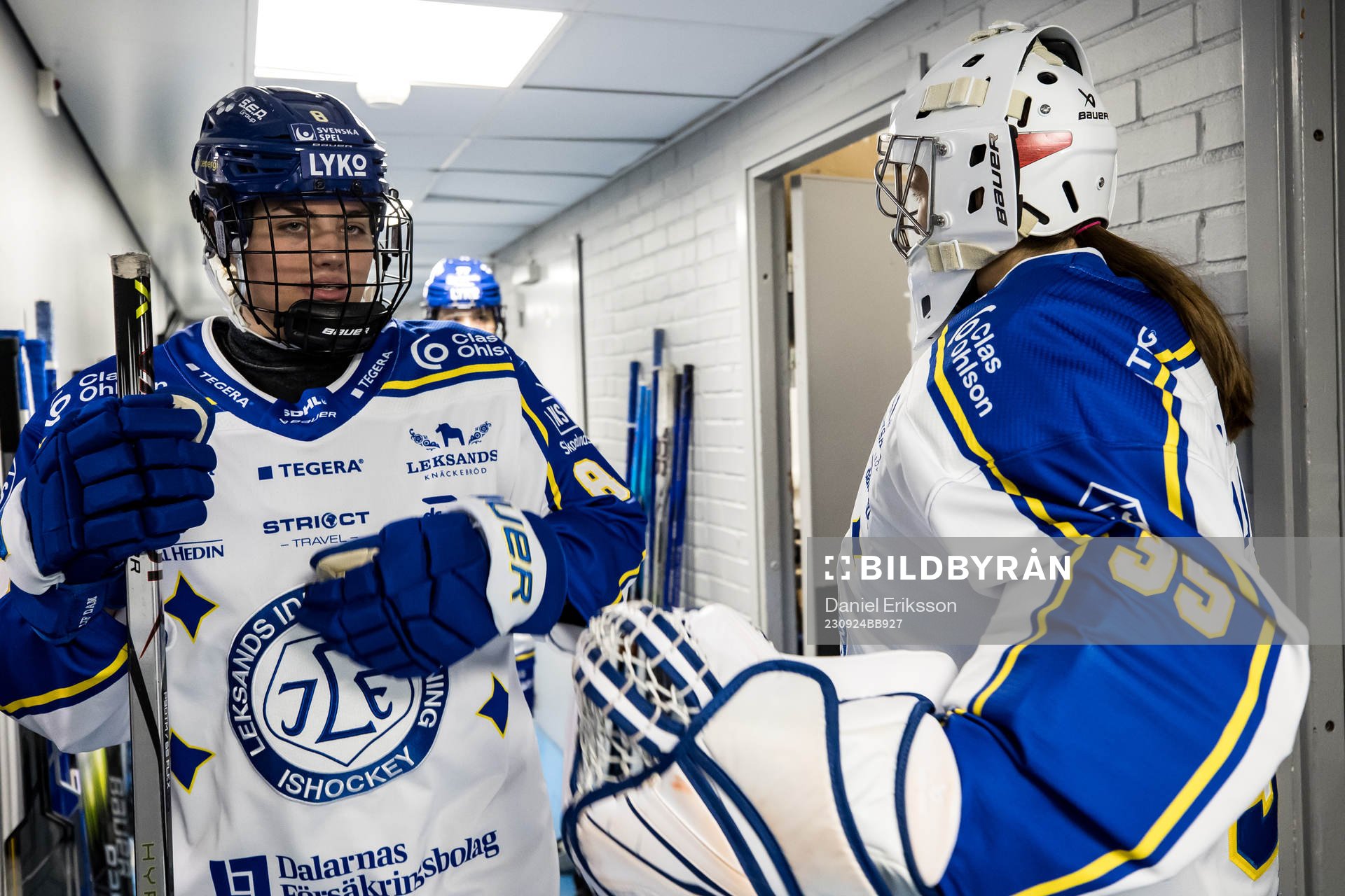 Leksands Ella Albinsson och Leksands målvakt Emma Polusny