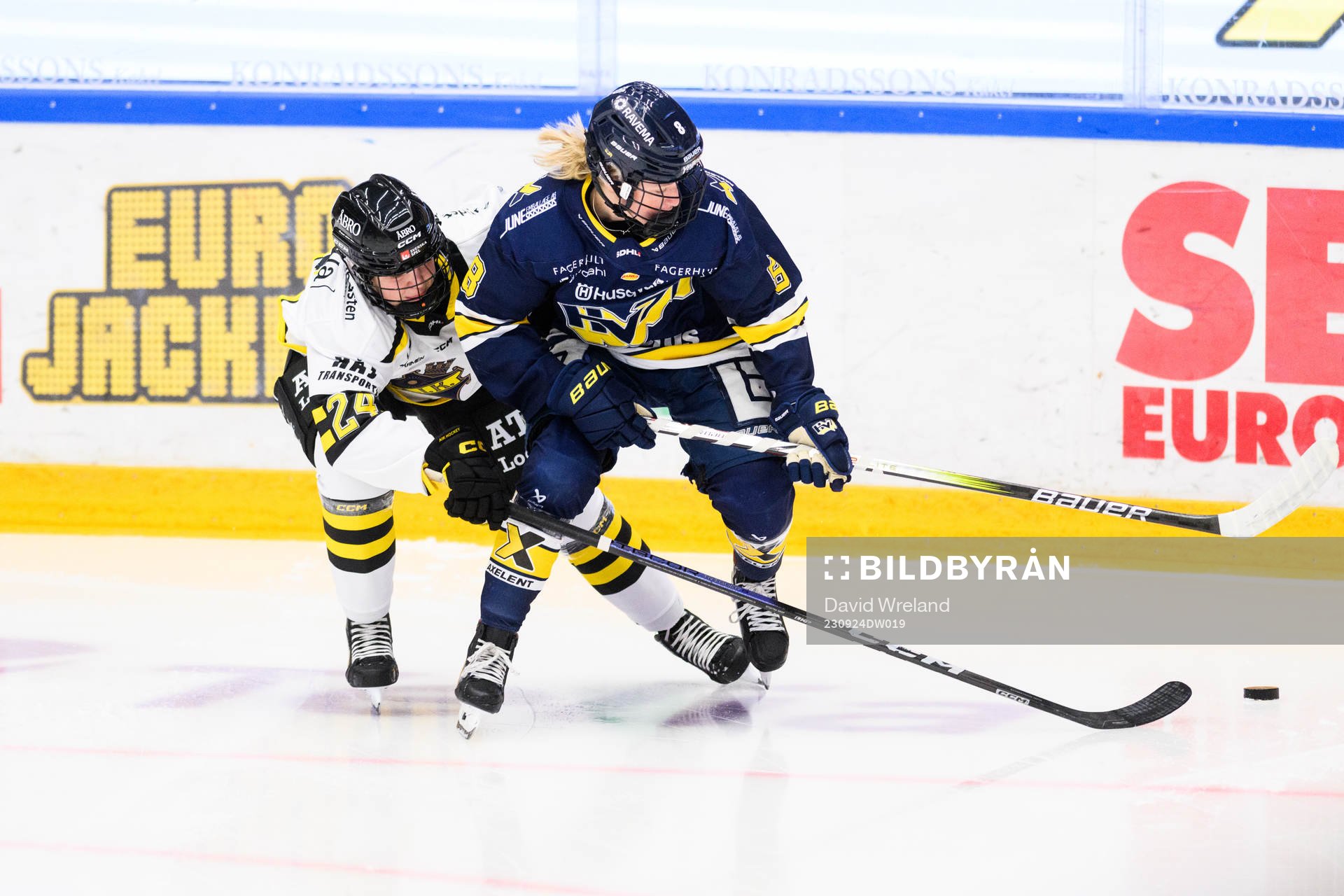 AIKs Vilma Nilsson och HV71s Hilda Svensson