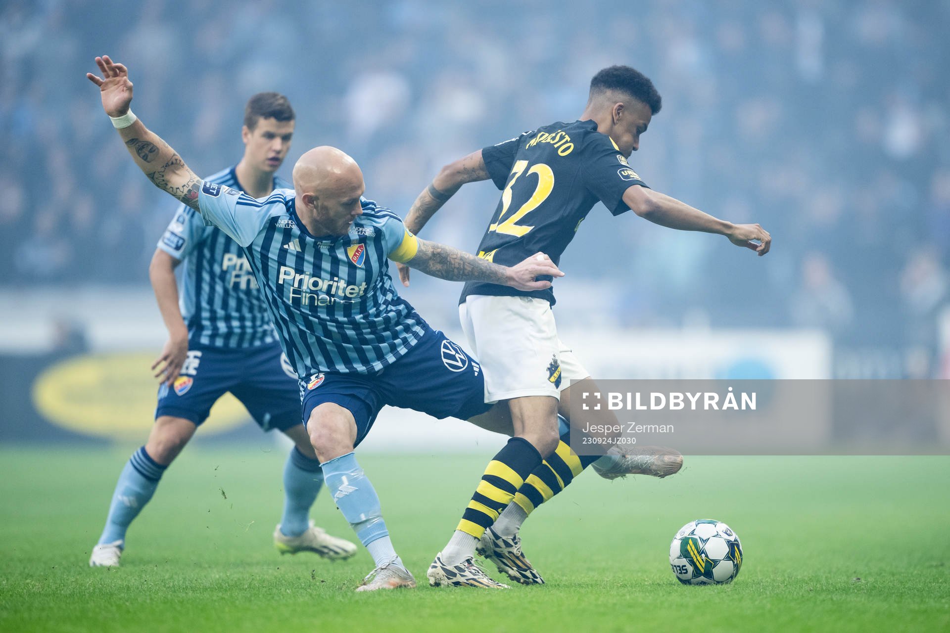 Djurgårdens Magnus Eriksson och AIKs Rui Modesto