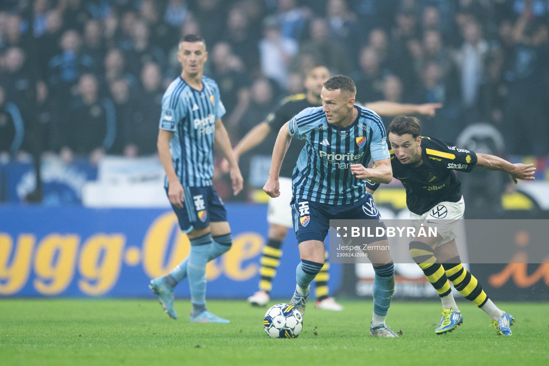 Djurgårdens Piotr Johansson och AIKs Bersant Celina